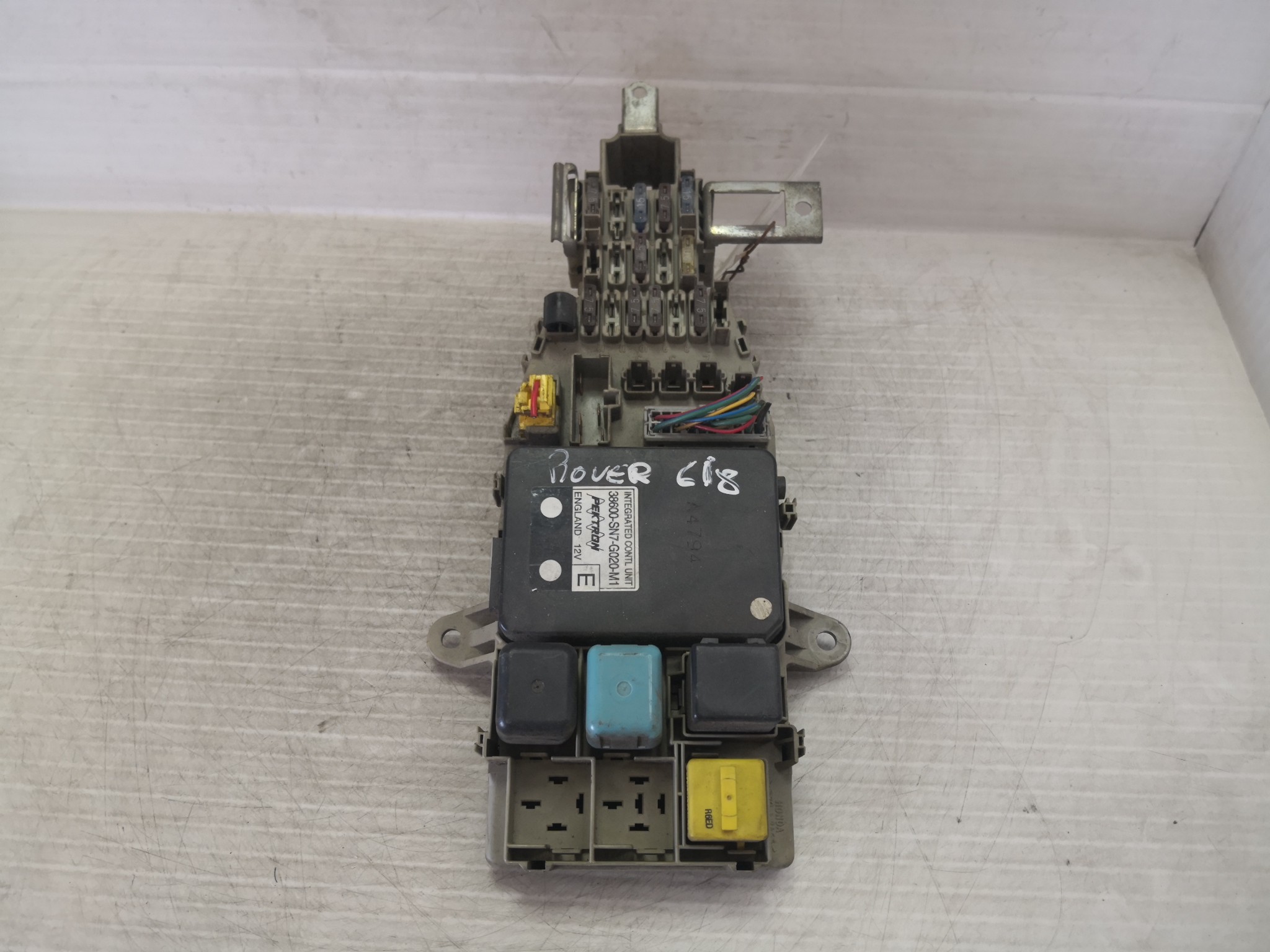 Caixa dos Fusíveis ROVER 600 (RH) | 93 - 00 Imagem-1