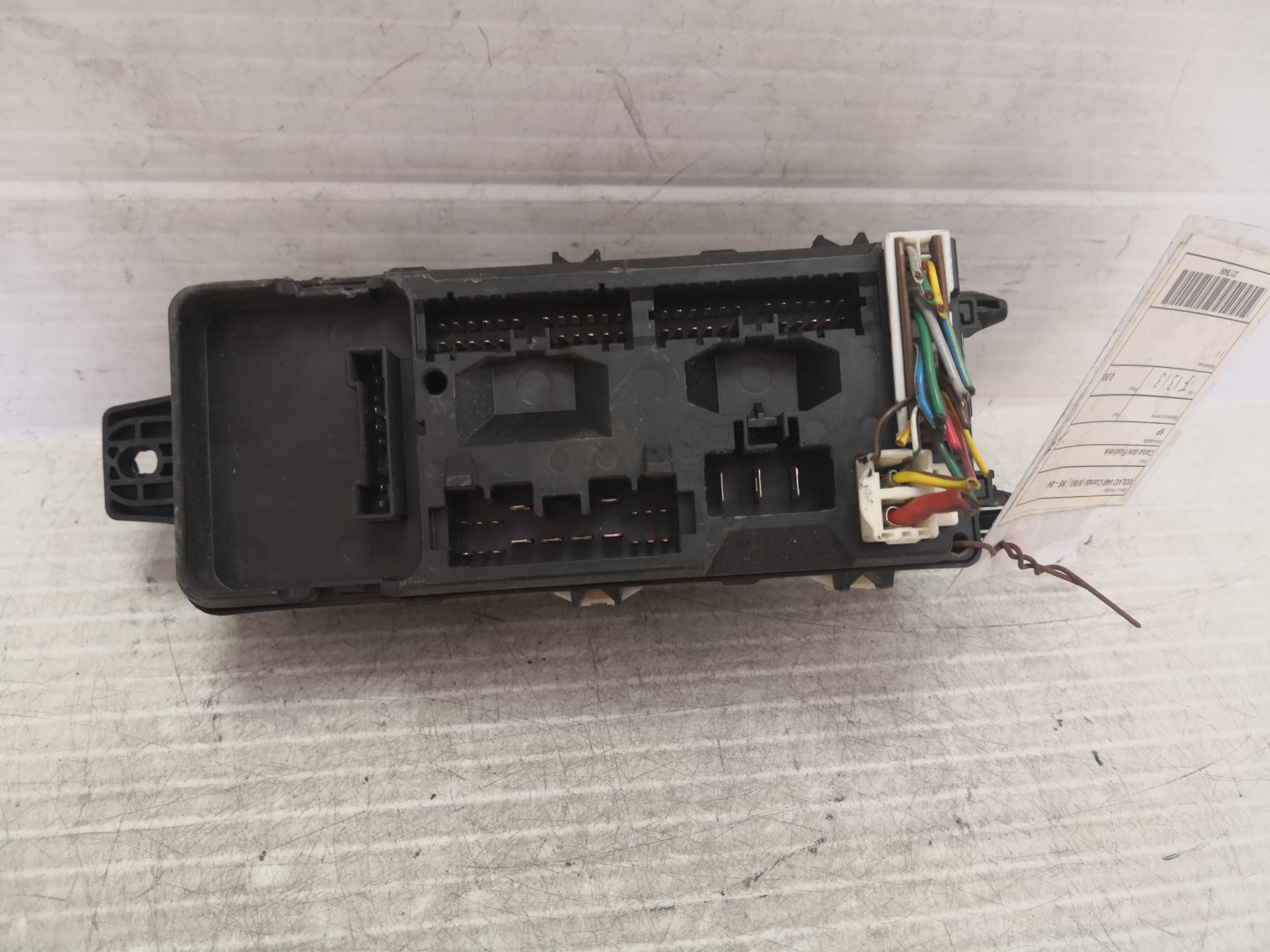 Caixa dos Fusíveis VOLVO V40 Combi (645) | 95 - 04 Imagem-1