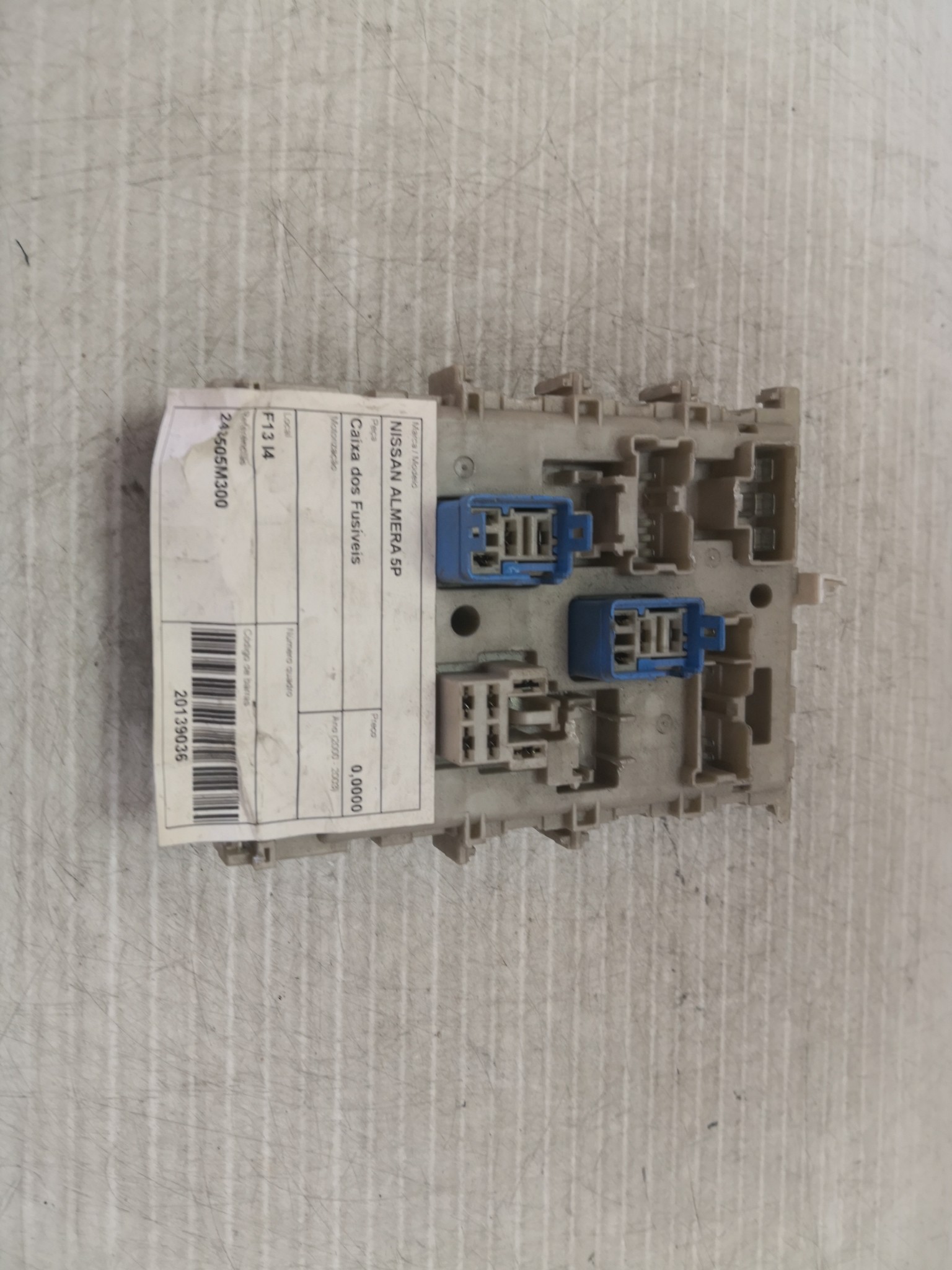 Caixa dos Fusíveis NISSAN - ID S_29035