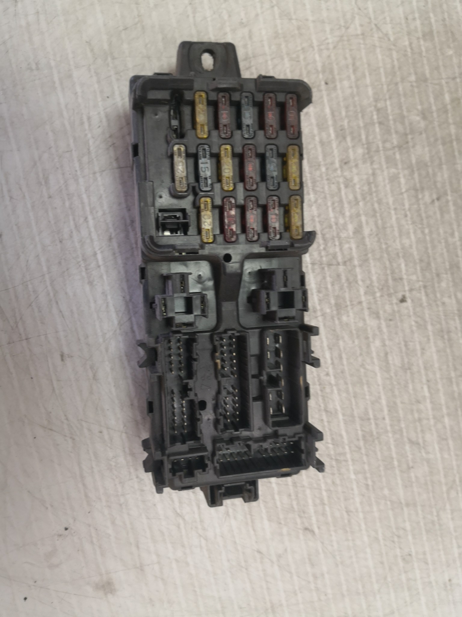 Caixa dos Fusíveis MITSUBISHI L 400 Caixa (PD_W, PC_W, PB_V, PA_W, PA_V) | 94 - 07 Imagem-2