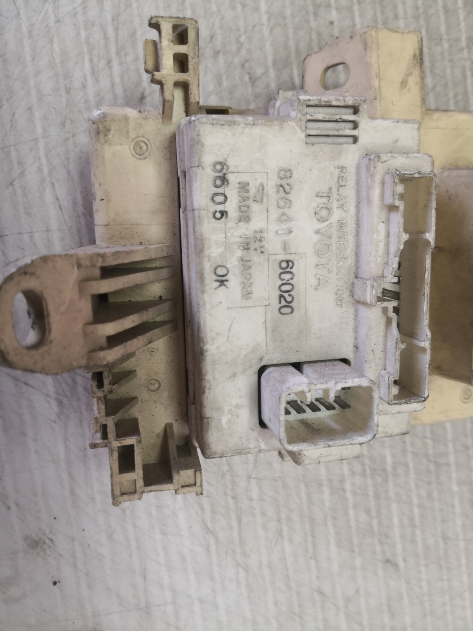 Caixa dos Fusíveis TOYOTA LAND CRUISER (_J7_) | 84 -  Imagem-2