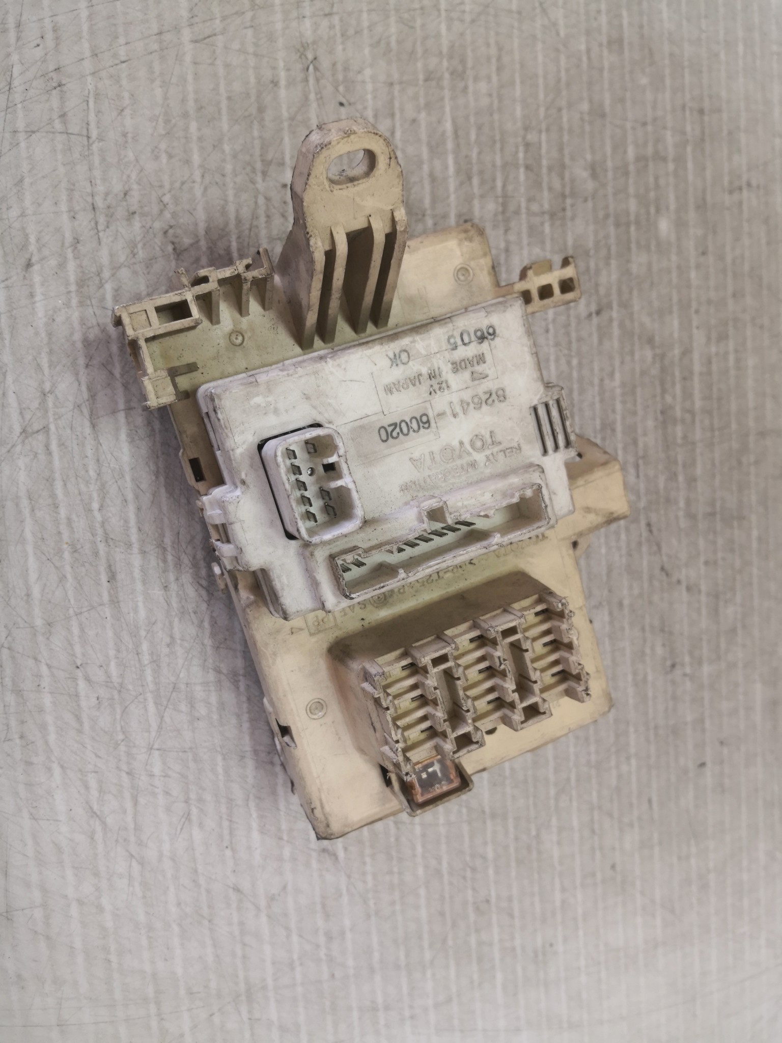 Caixa dos Fusíveis TOYOTA LAND CRUISER (_J7_) | 84 -  Imagem-3