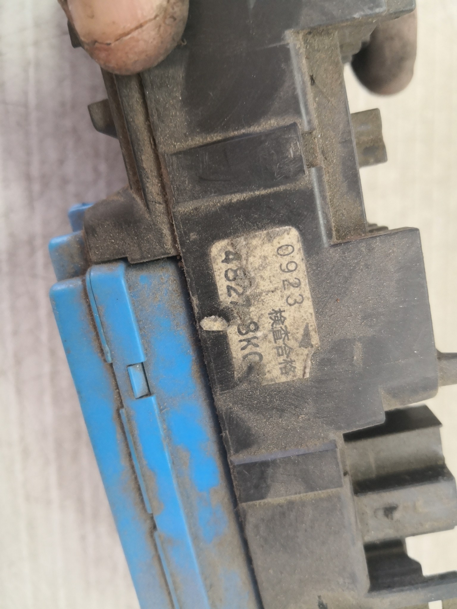 Caixa dos Fusíveis MITSUBISHI L 400 Caixa (PD_W, PC_W, PB_V, PA_W, PA_V) | 94 - 07 Imagem-3