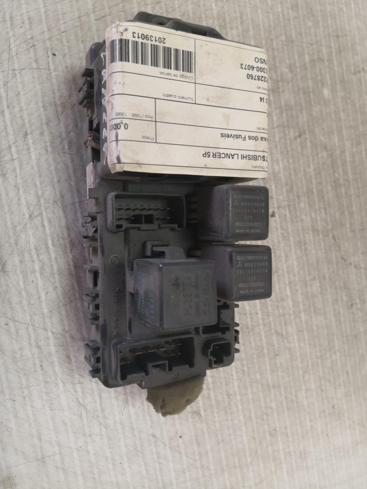 Caixa dos Fusíveis MITSUBISHI - ID S_29012