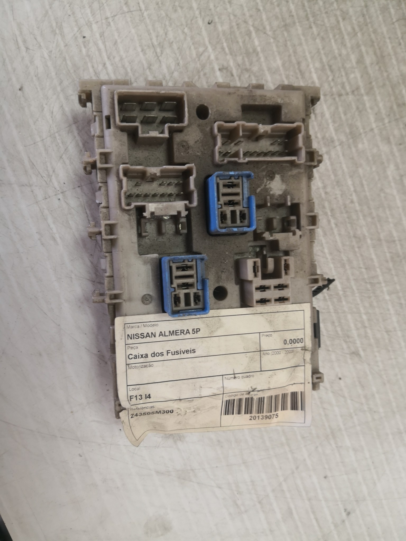 Caixa dos Fusíveis NISSAN - ID S_29074