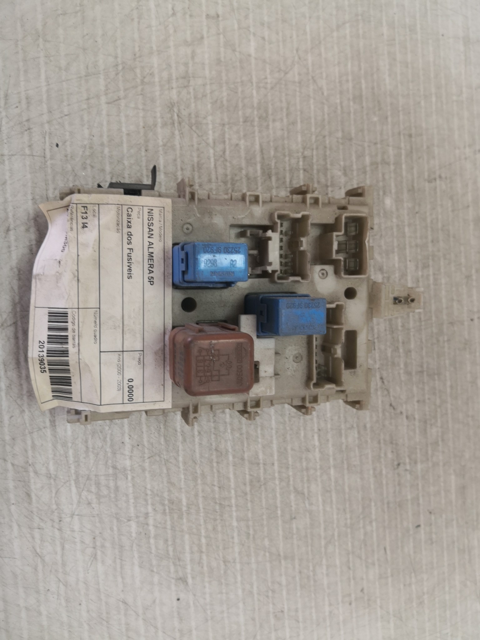 Caixa dos Fusíveis NISSAN - ID S_29034