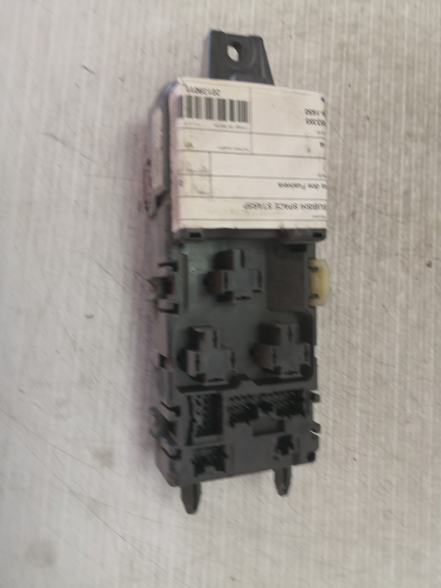 Caixa dos Fusíveis MITSUBISHI - ID S_29010