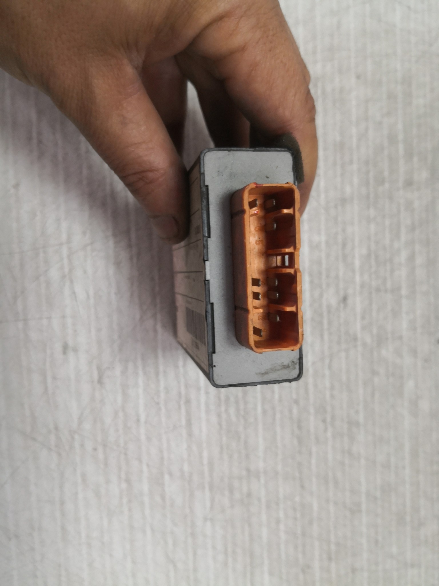 Centralina do Fecho Central TOYOTA CARINA E (_T19_) | 92 - 97 Imagem-1