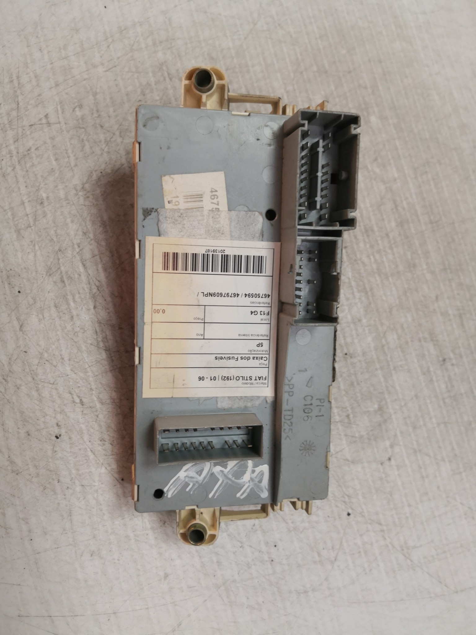 Caixa dos Fusíveis FIAT STILO (192_) | 01 - 10 Imagem-3