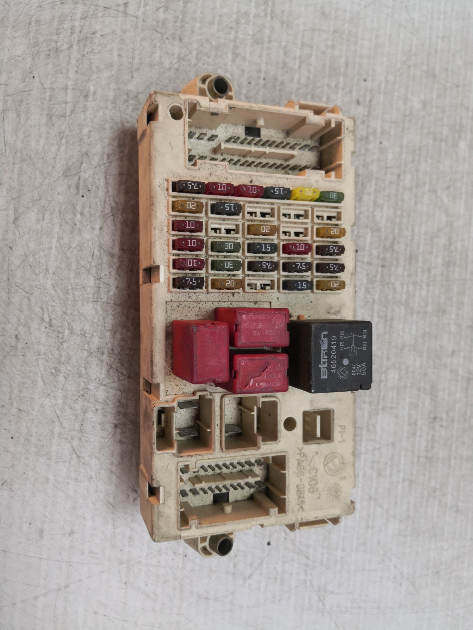 Caixa dos Fusíveis FIAT STILO (192_) | 01 - 10 Imagem-2