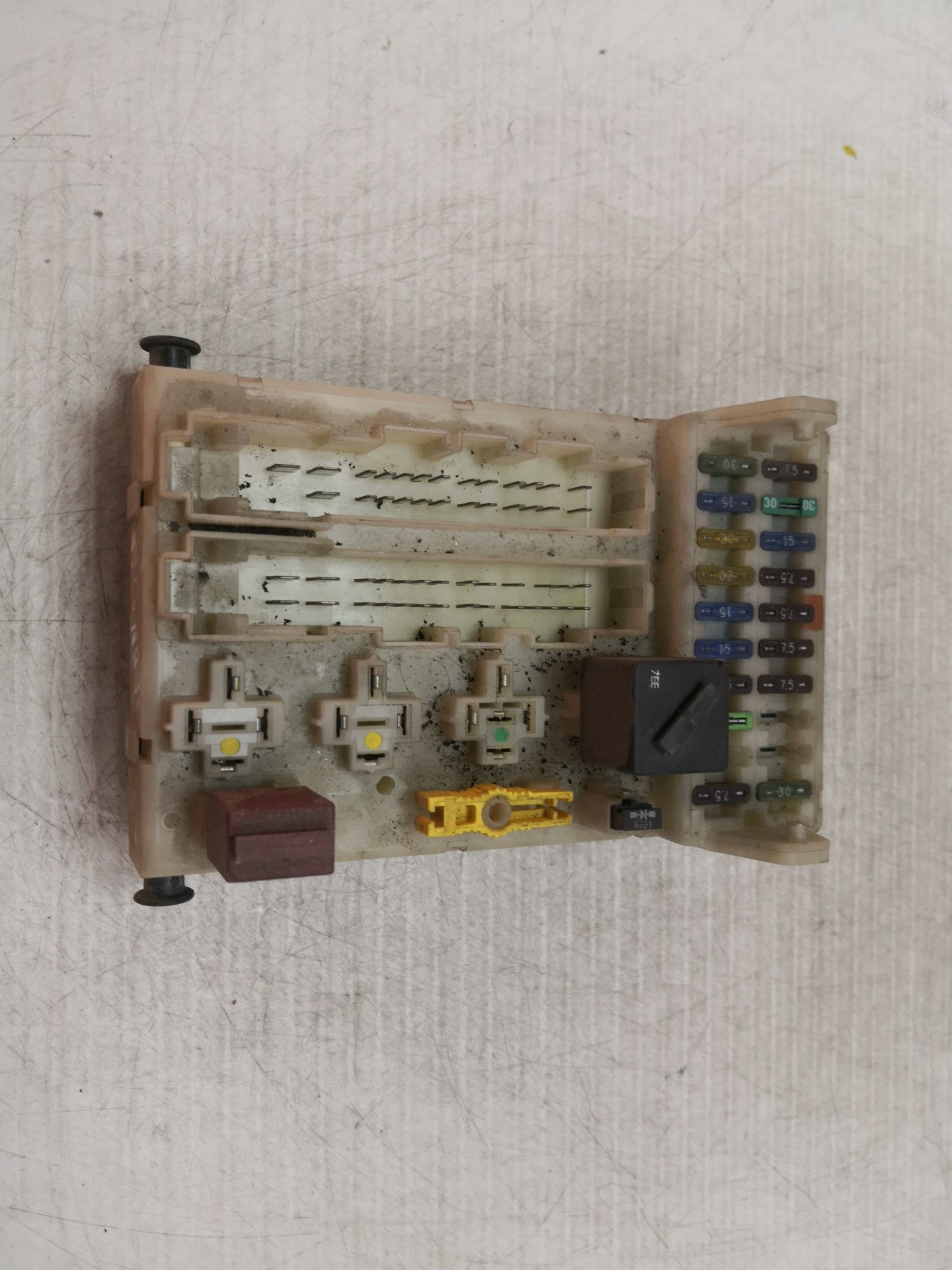 Caixa dos Fusíveis FORD - ID S_28978