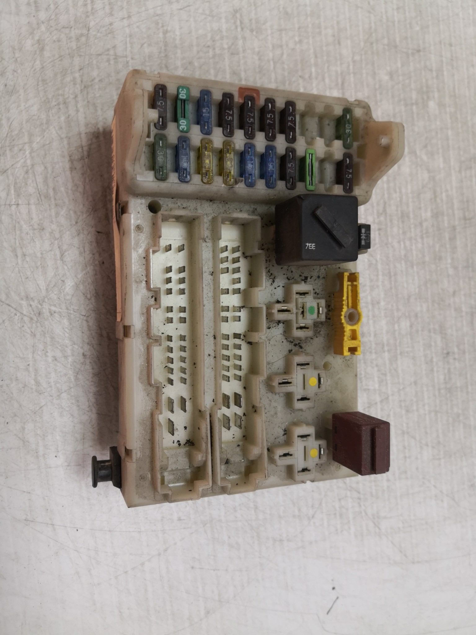 Caixa dos Fusíveis FORD MONDEO II (BAP) | 96 - 00 Imagem-1