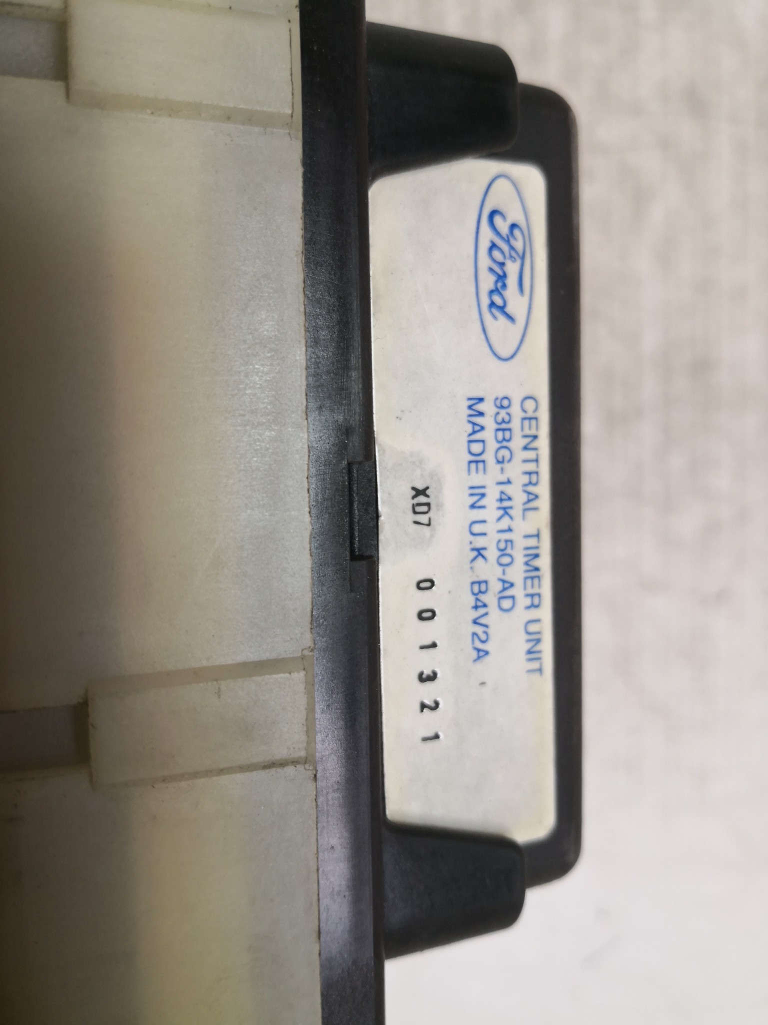 Caixa dos Fusíveis FORD MONDEO II (BAP) | 96 - 00 Imagem-4