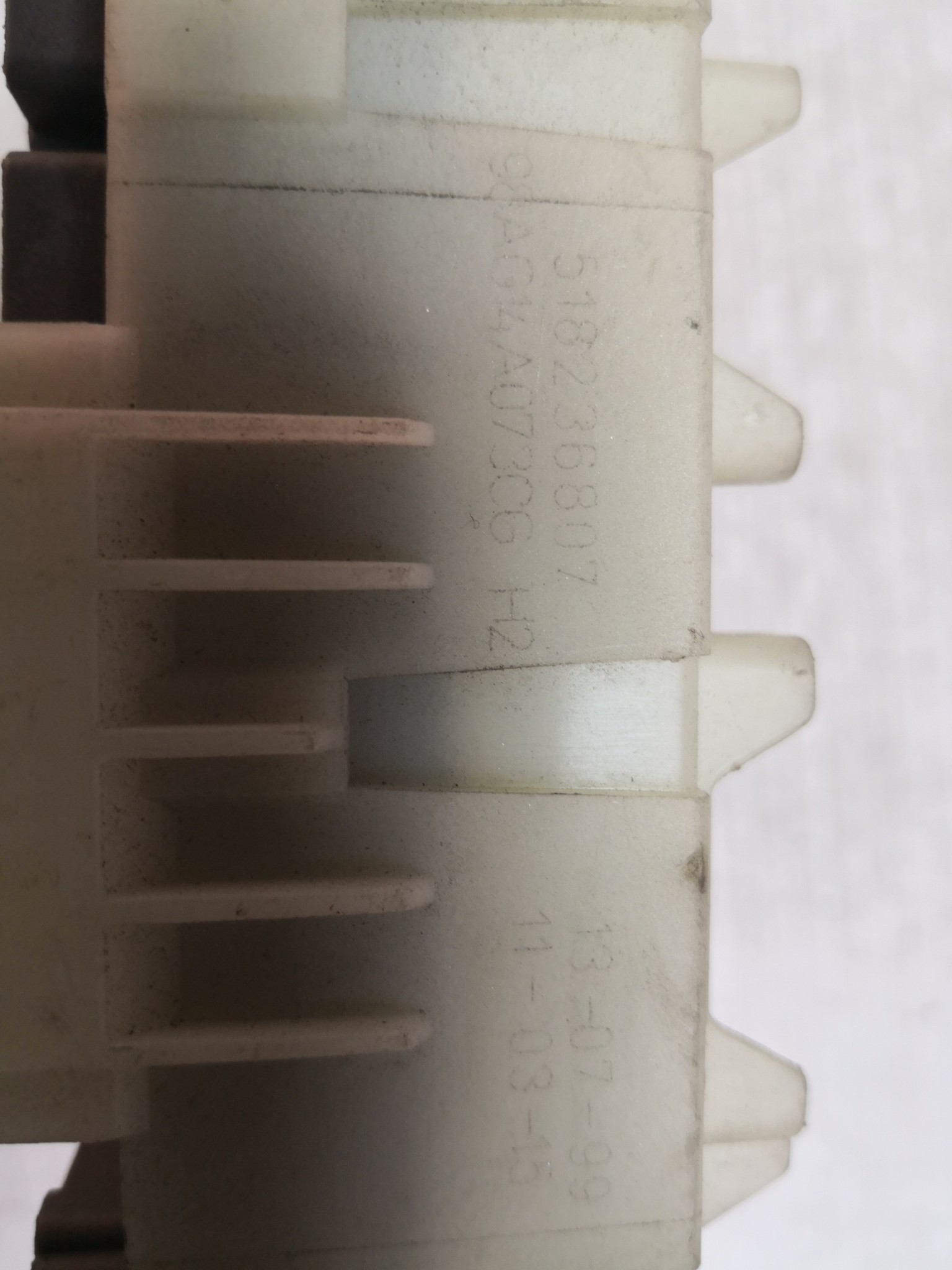 Caixa dos Fusíveis FORD FOCUS três volumes (DFW) | 99 - 09 Imagem-2