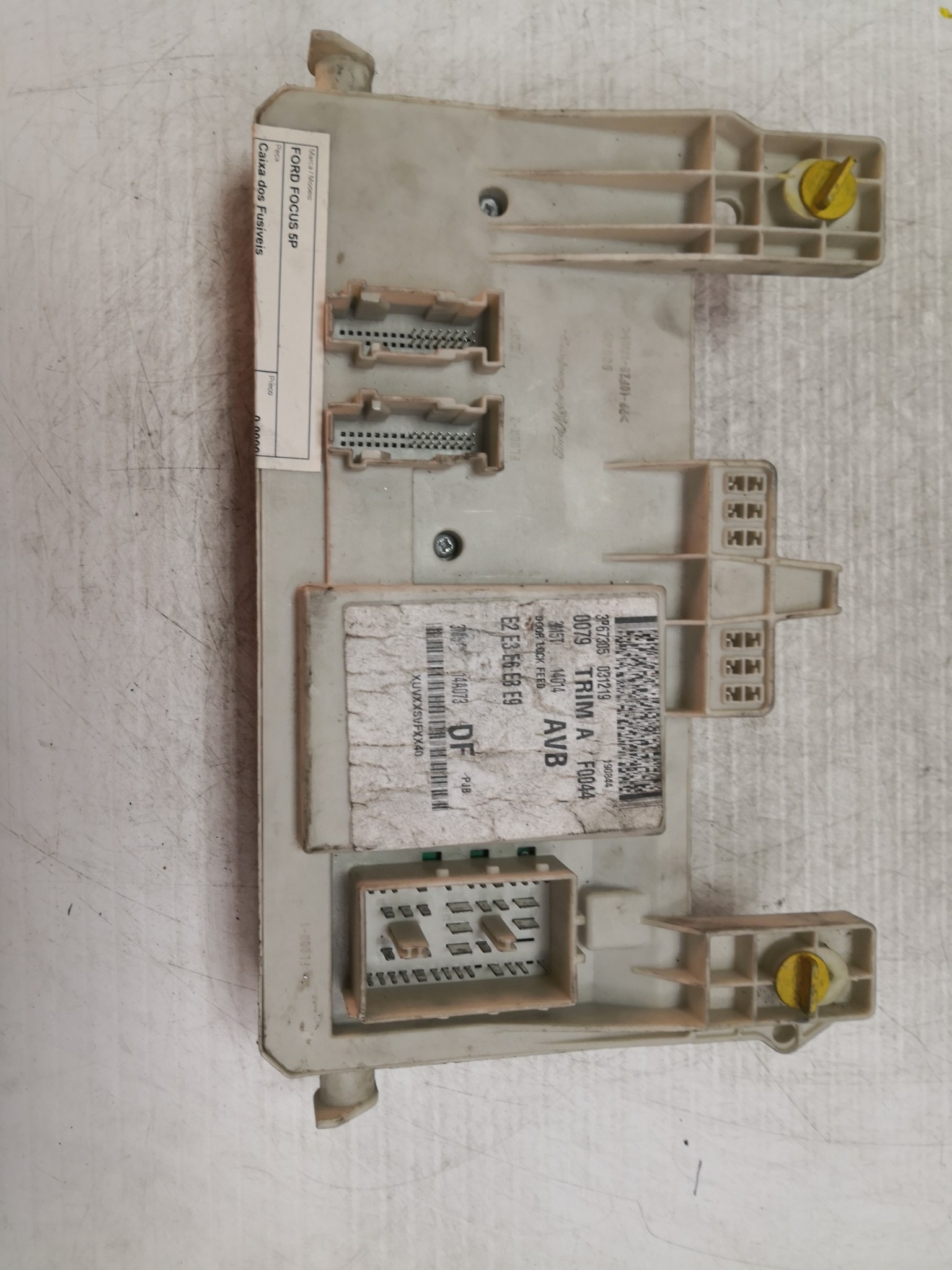 Caixa dos Fusíveis FORD FOCUS três volumes (DFW) | 99 - 09 Imagem-3