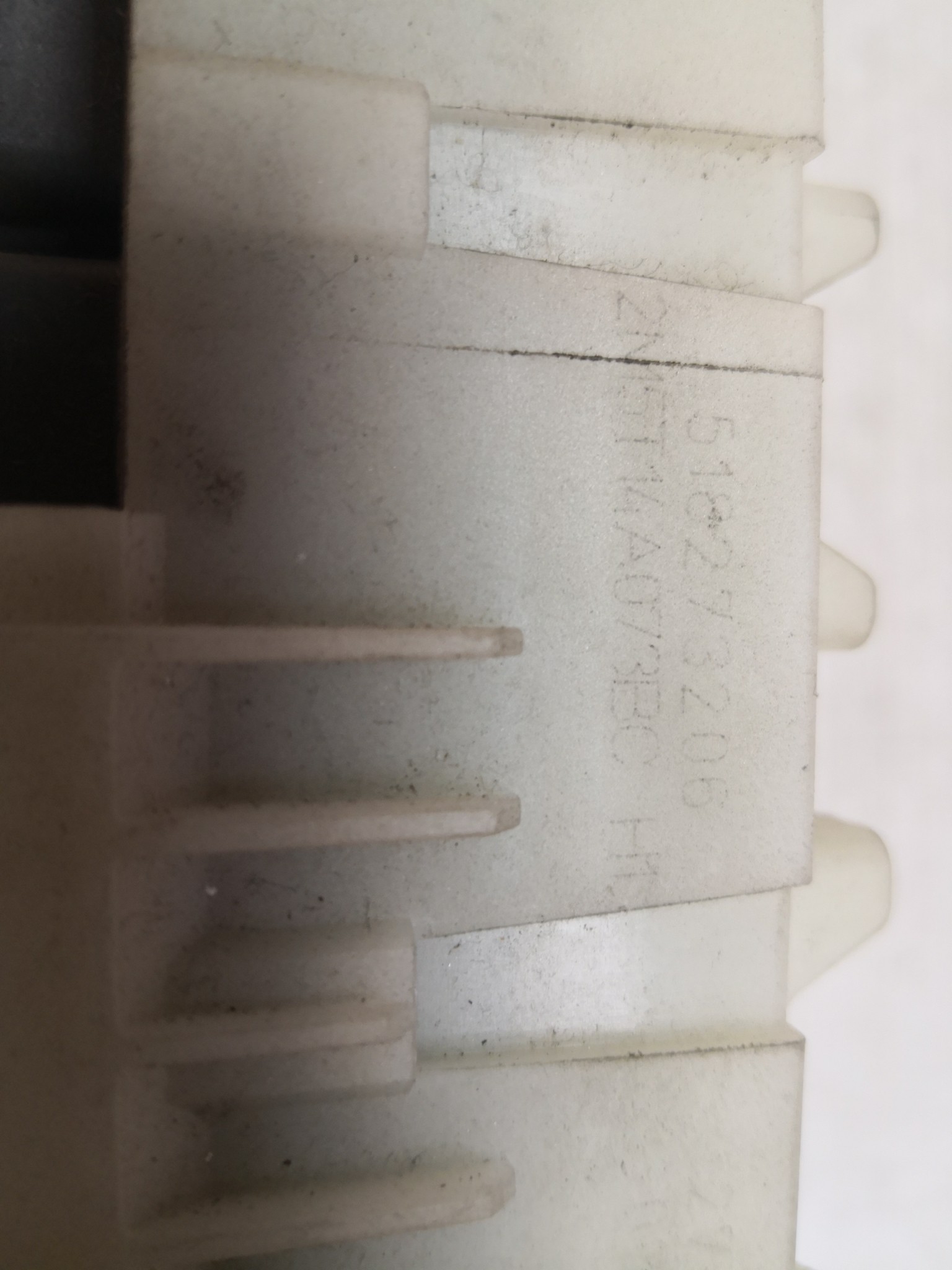 Caixa dos Fusíveis FORD FOCUS três volumes (DFW) | 99 - 09 Imagem-3