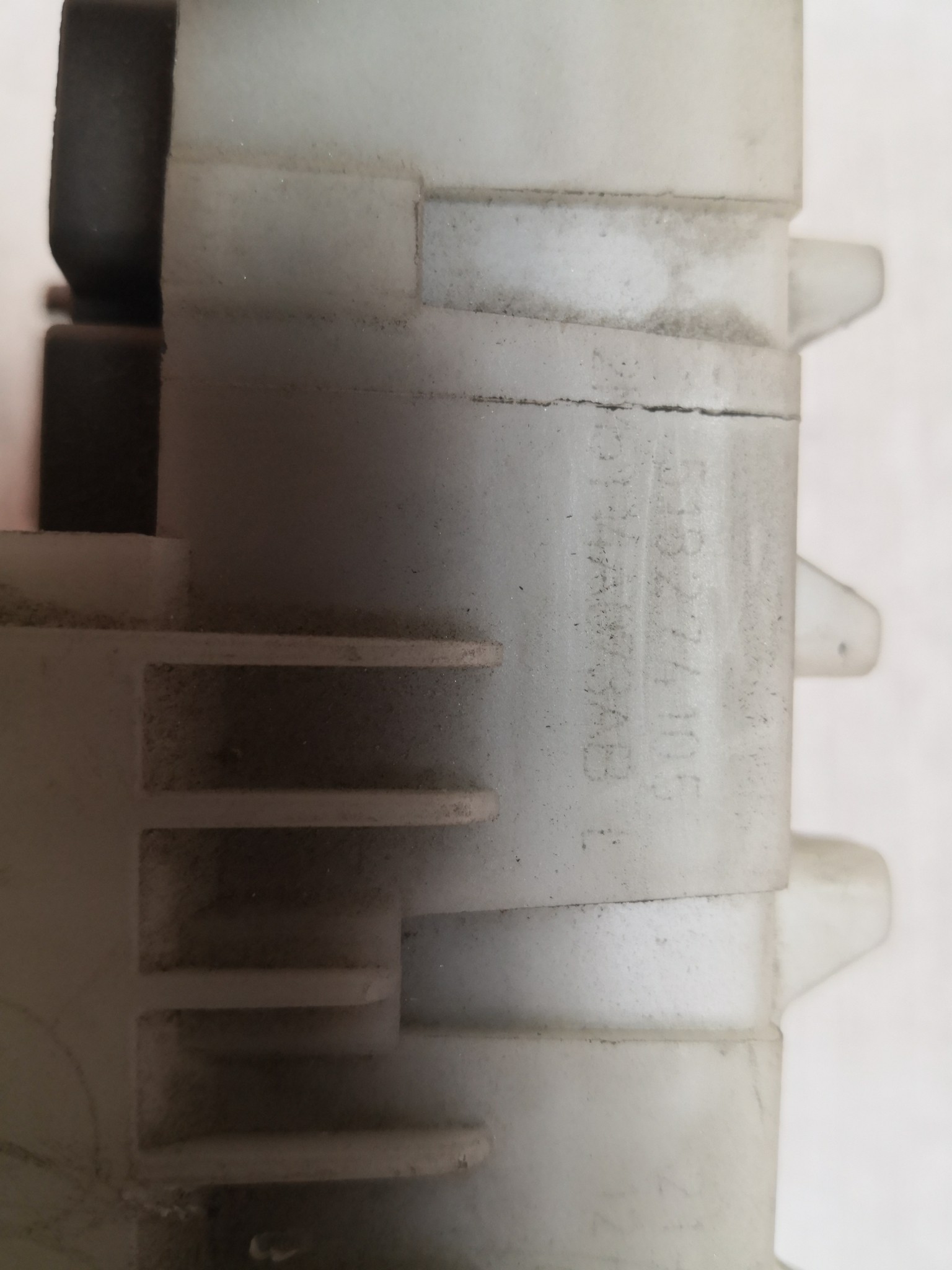 Caixa dos Fusíveis FORD FOCUS três volumes (DFW) | 99 - 09 Imagem-3