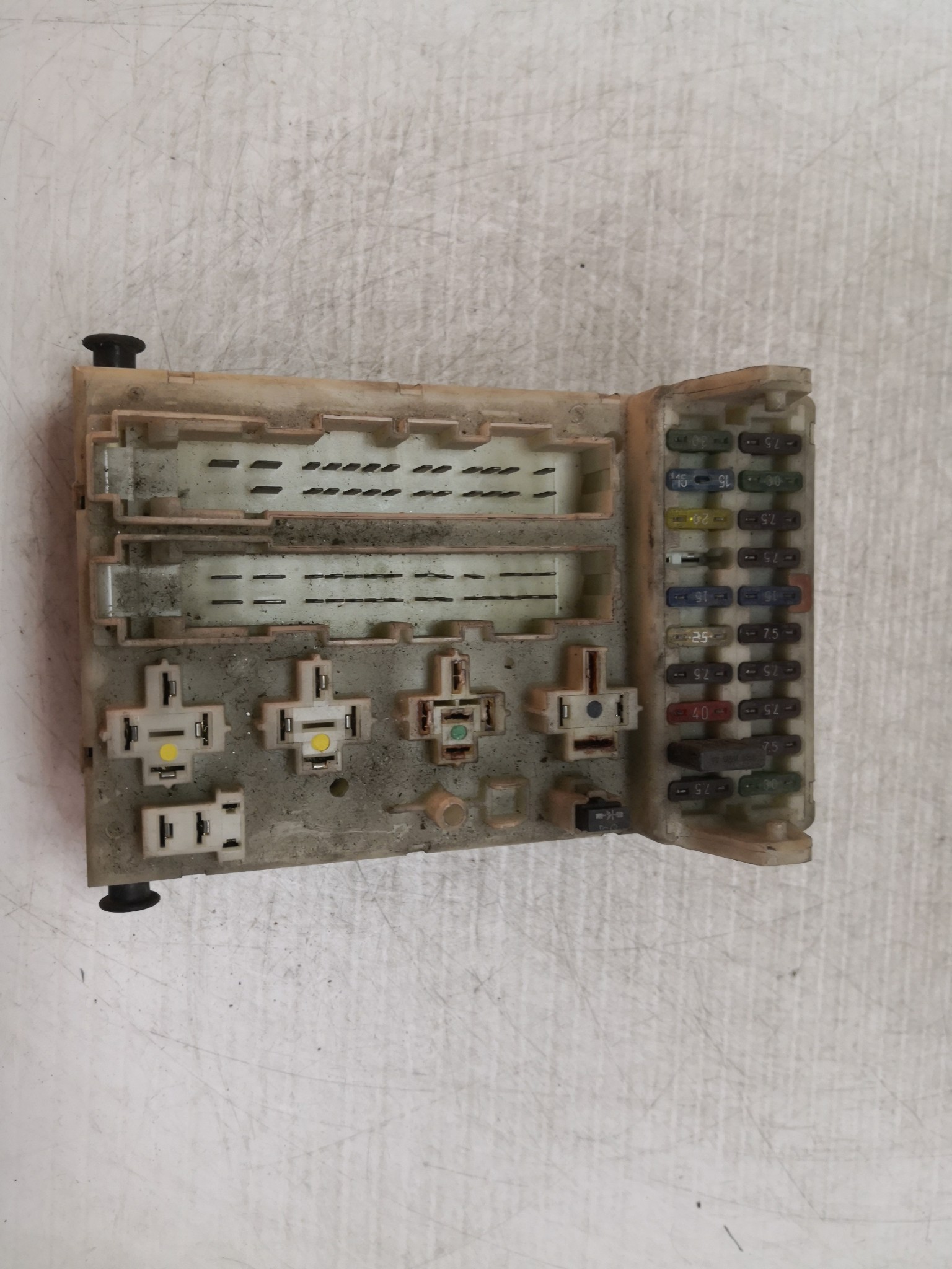 Caixa dos Fusíveis FORD MONDEO II (BAP) | 96 - 00 Imagem-1