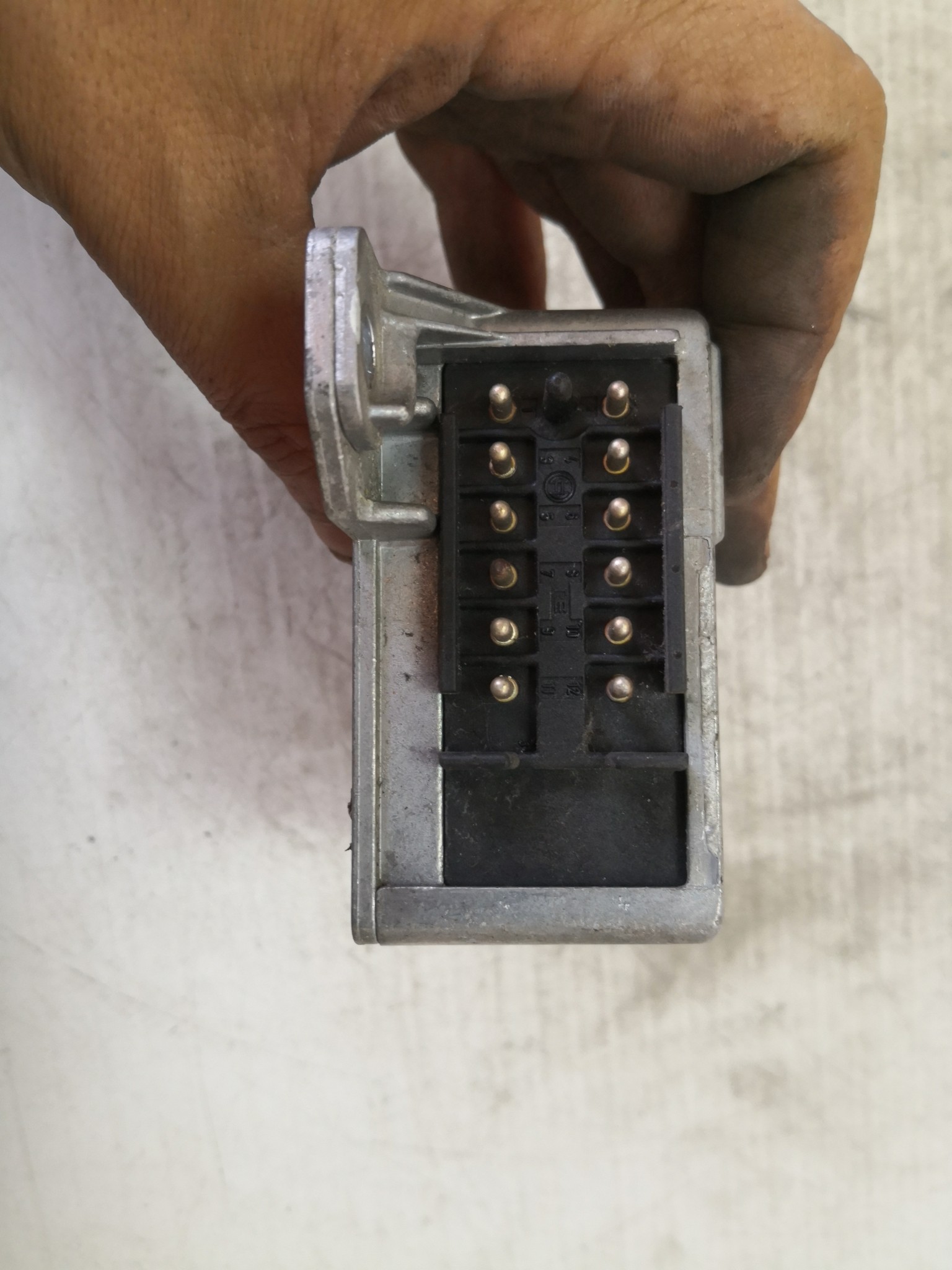 Centralina de Airbags MERCEDES-BENZ TRÊS VOLUMES (W124) | 84 - 93 Imagem-1