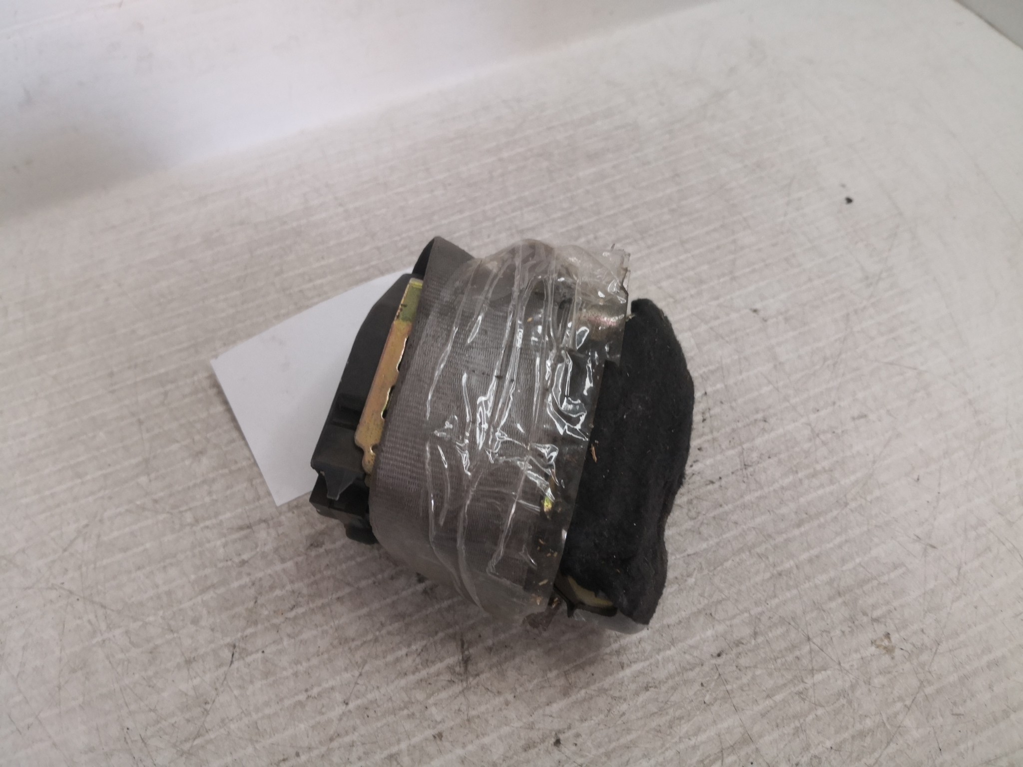 Cinto Trás Esq AUDI A4 Avant (8D5, B5) | 94 - 02 Imagem-1