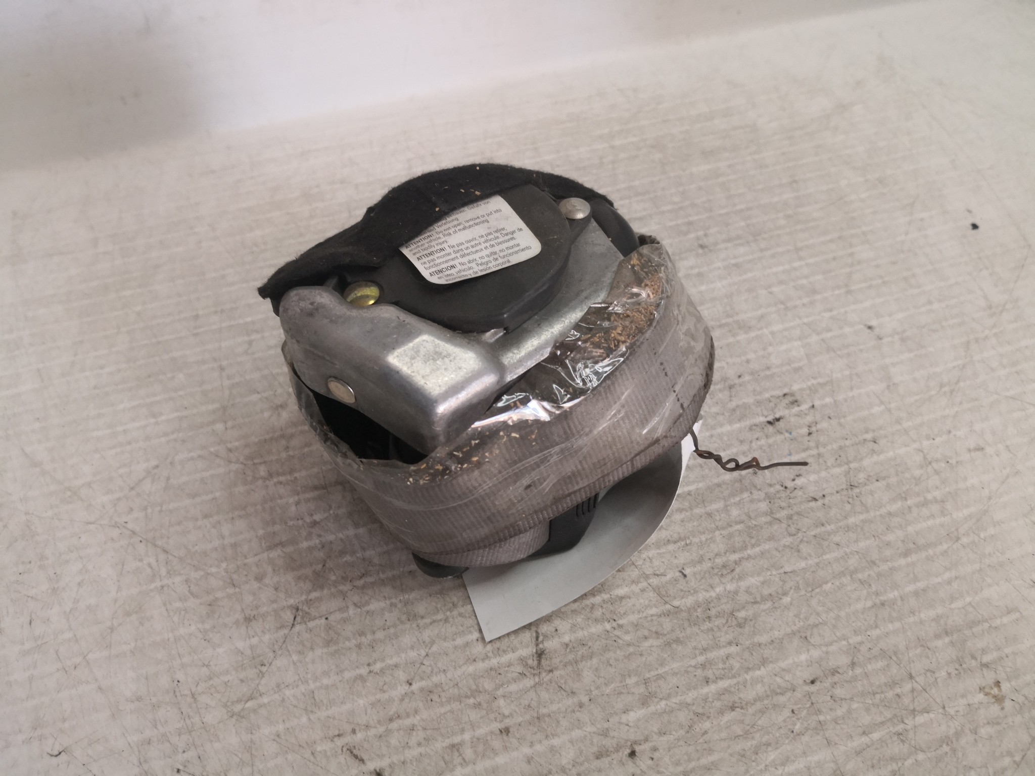 Cinto Trás Esq AUDI A4 Avant (8D5, B5) | 94 - 02 Imagem-2