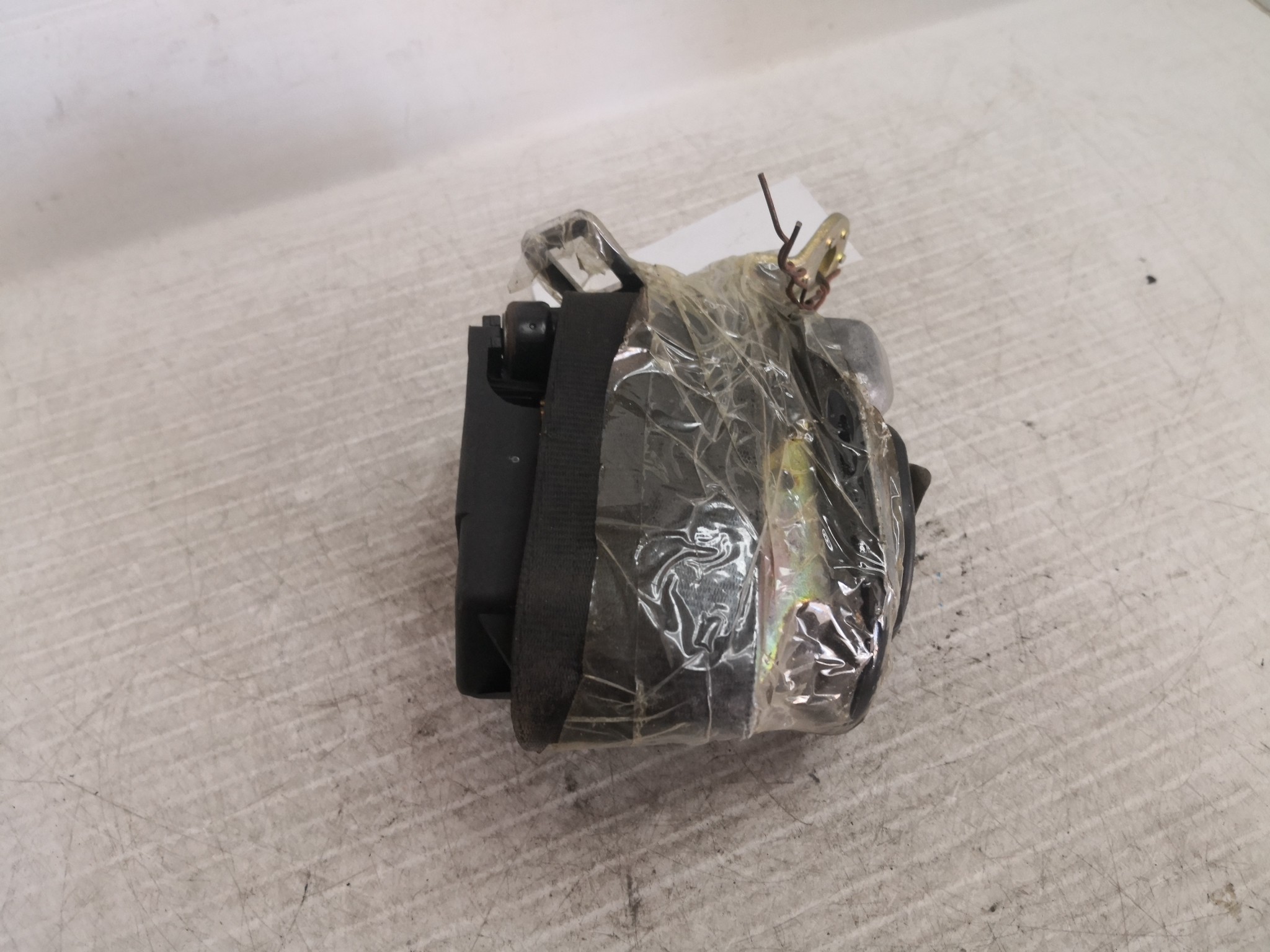 Cinto Trás Esq AUDI A4 Avant (8D5, B5) | 94 - 02 Imagem-2