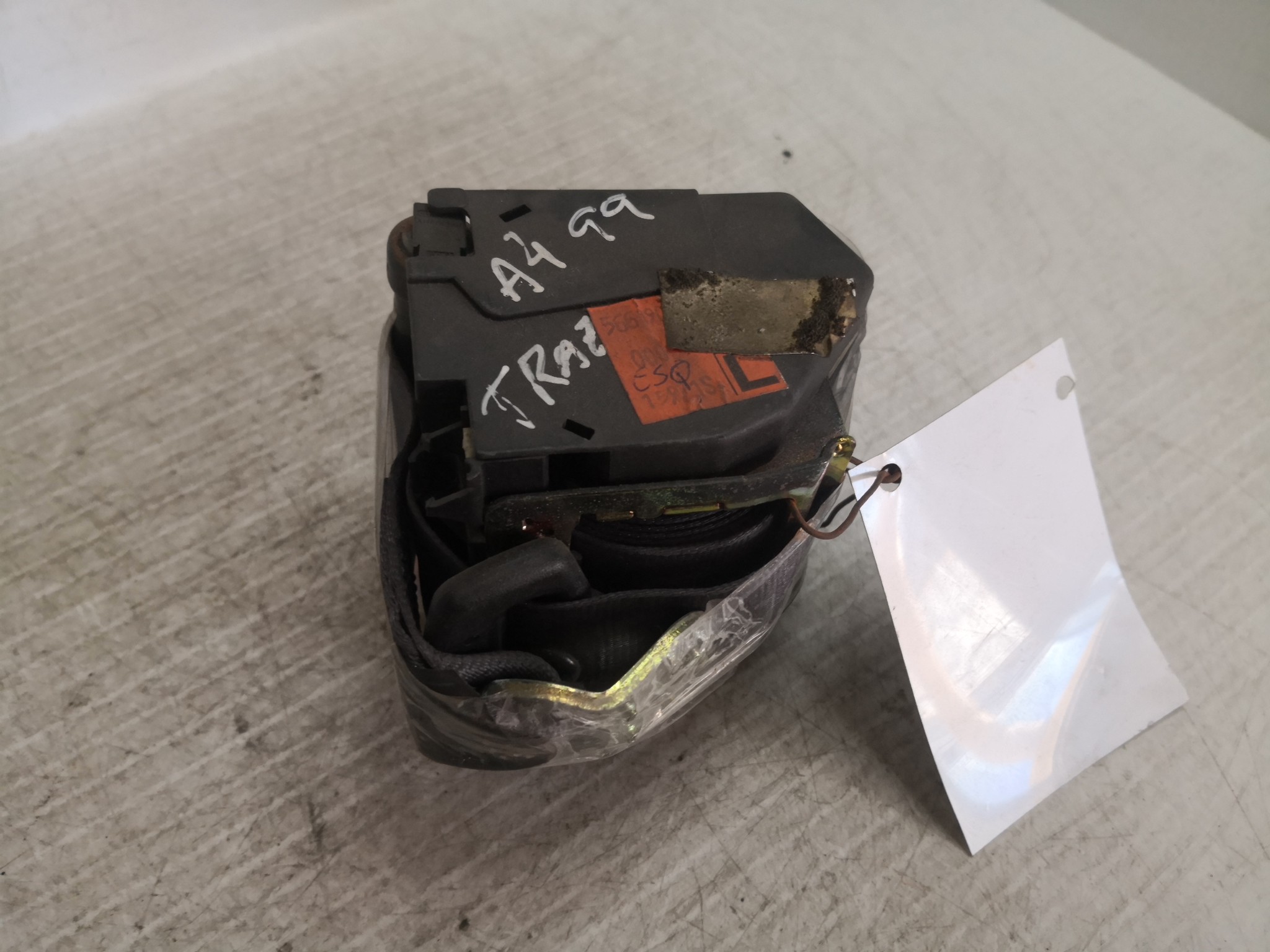 Cinto Trás Esq AUDI A4 Avant (8D5, B5) | 94 - 02 Imagem-2