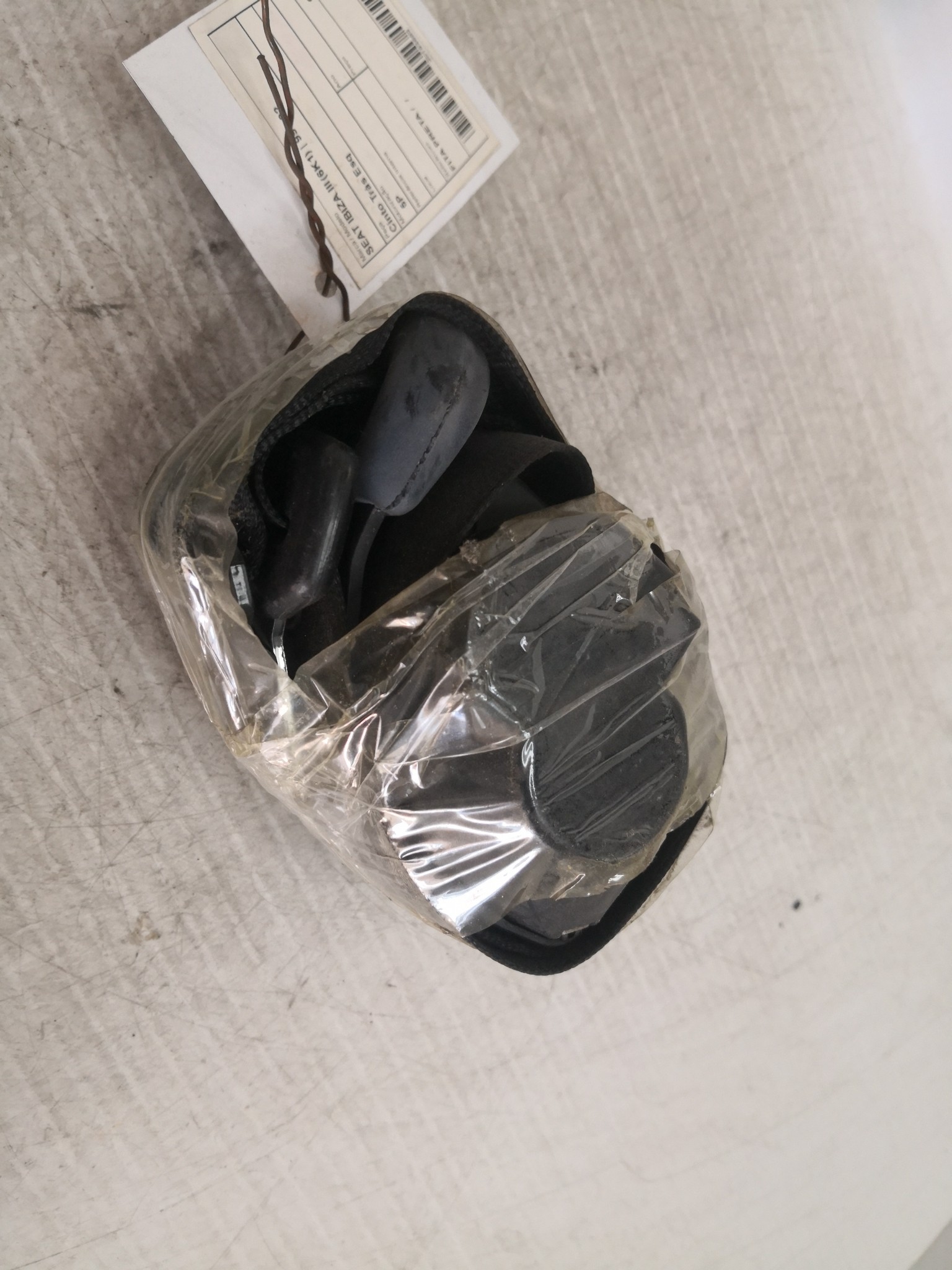 Cinto Trás Esq SEAT IBIZA III (6K1) | 99 - 02 Imagem-2