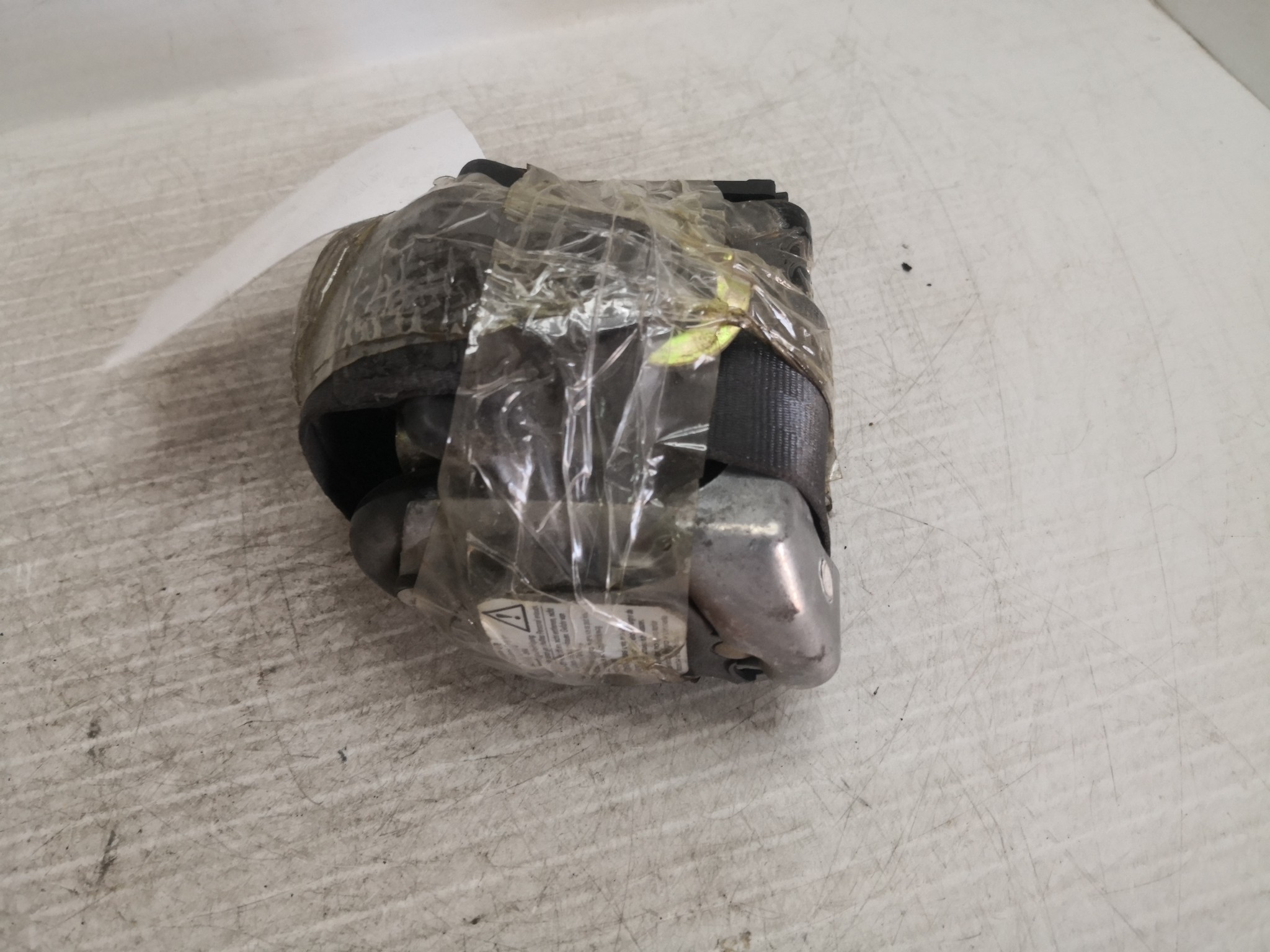 Cinto Trás Esq AUDI A4 Avant (8D5, B5) | 94 - 02 Imagem-1