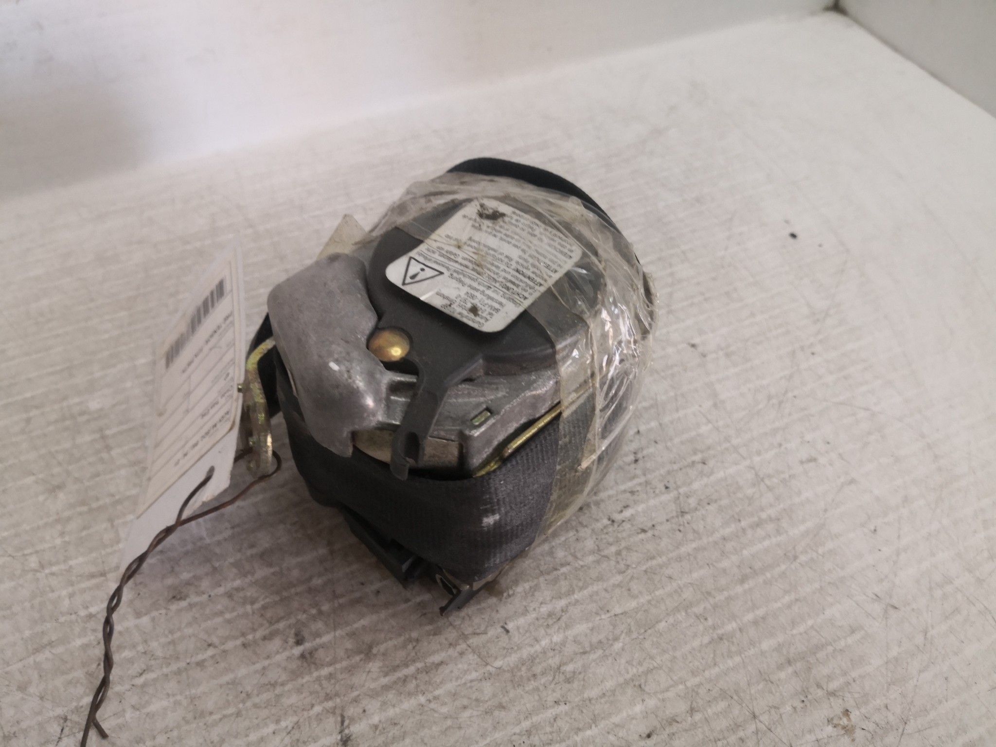 Cinto Trás Esq AUDI A4 (8D2, B5) | 94 - 01 Imagem-1