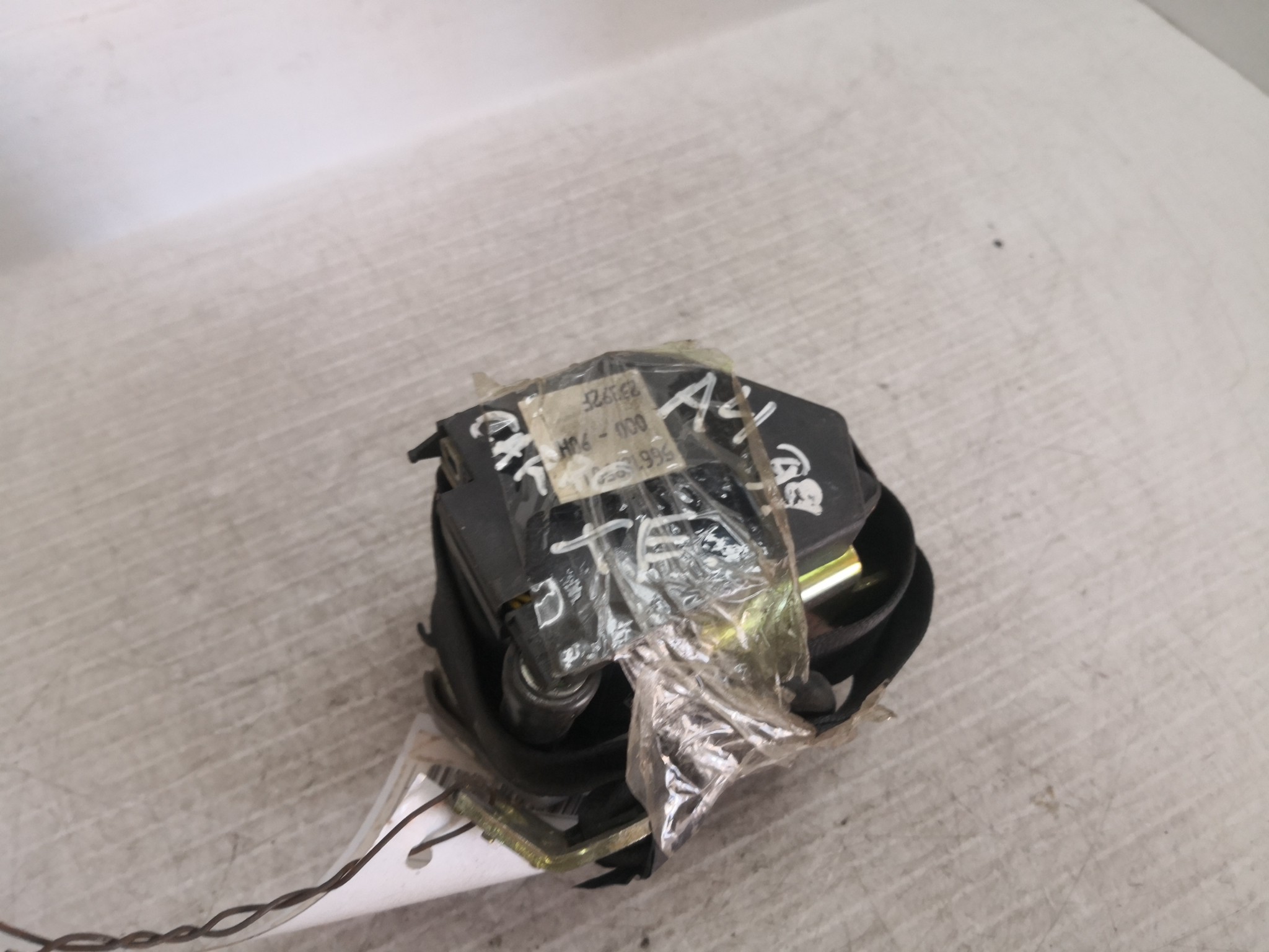 Cinto Trás Esq AUDI A4 (8D2, B5) | 94 - 01 Imagem-2