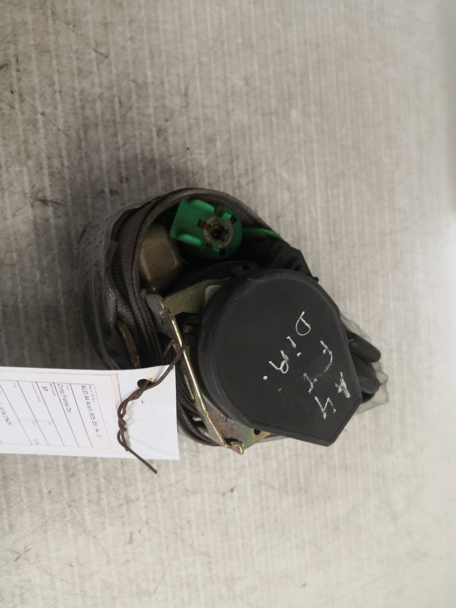 Cinto Frente Dto AUDI A4 Avant (8D5, B5) | 94 - 02 Imagem-1