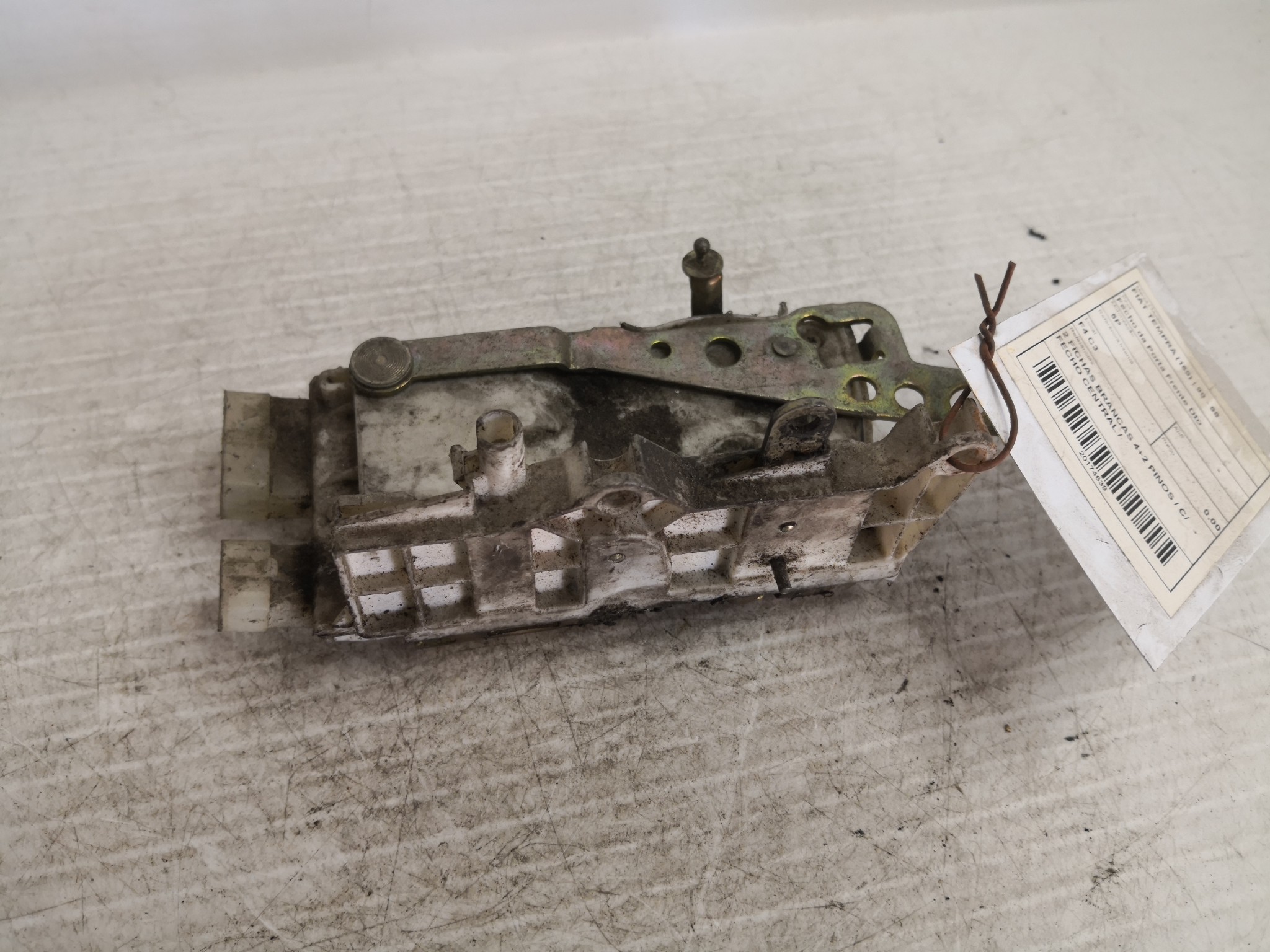 Fecho da Porta Frente Dto FIAT - ID S_34638