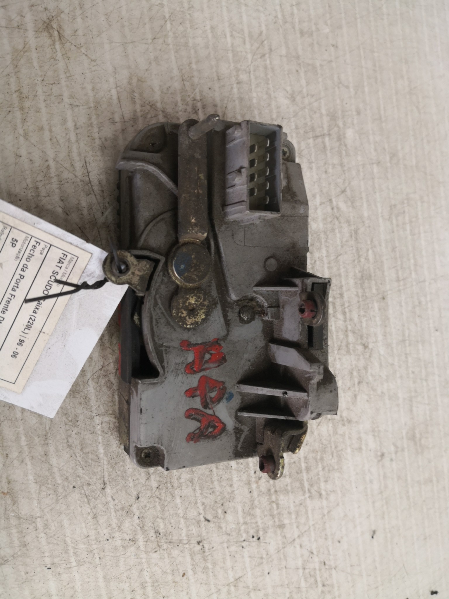 Fecho da Porta Frente Dto FIAT - ID S_34634