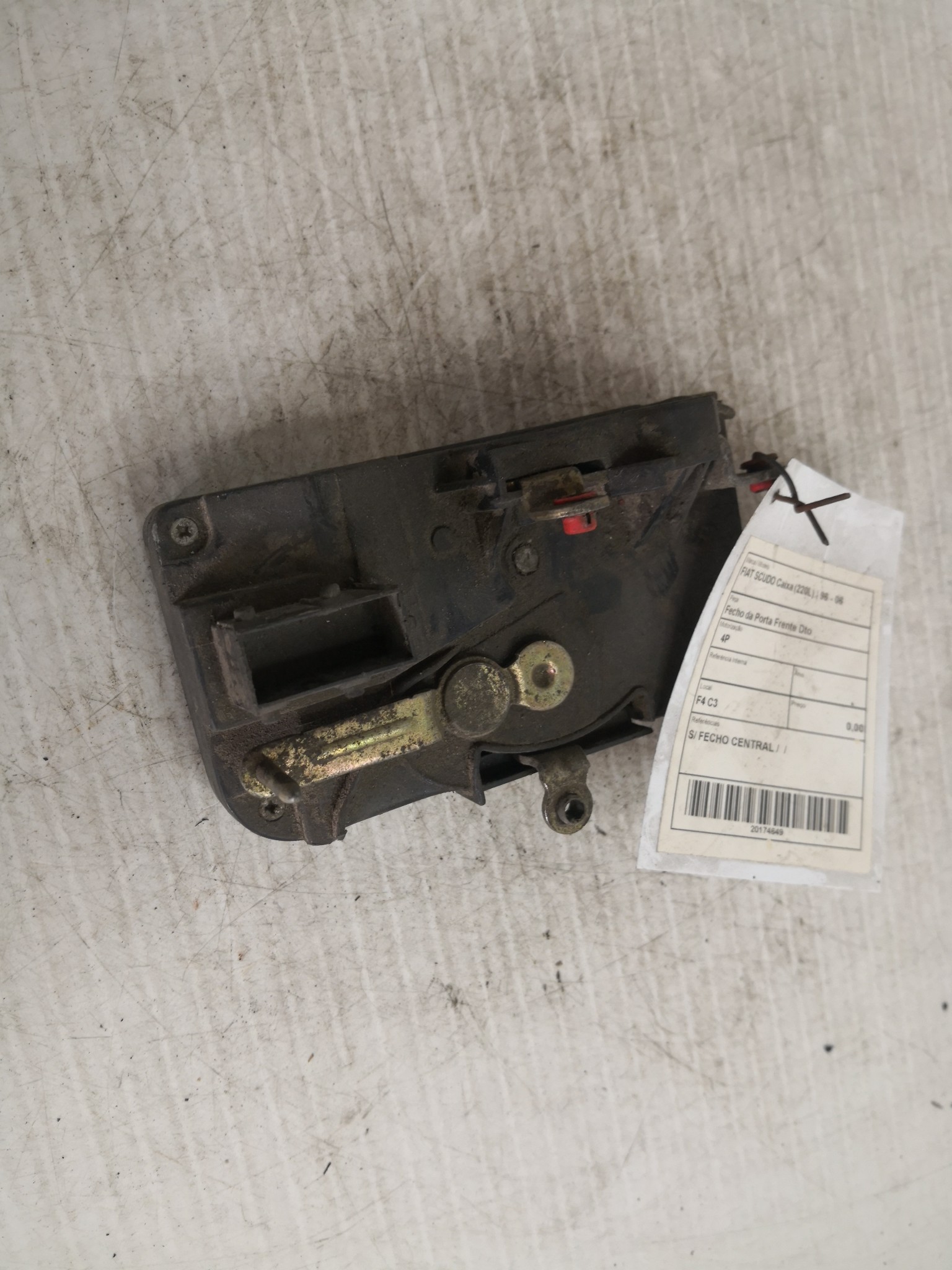 Fecho da Porta Frente Dto FIAT - ID S_34648