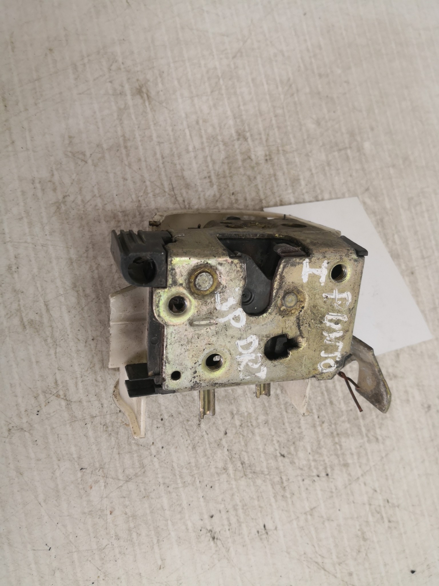 Fecho da Porta Frente Dto FIAT PUNTO (176_) | 93 - 99 Imagem-1