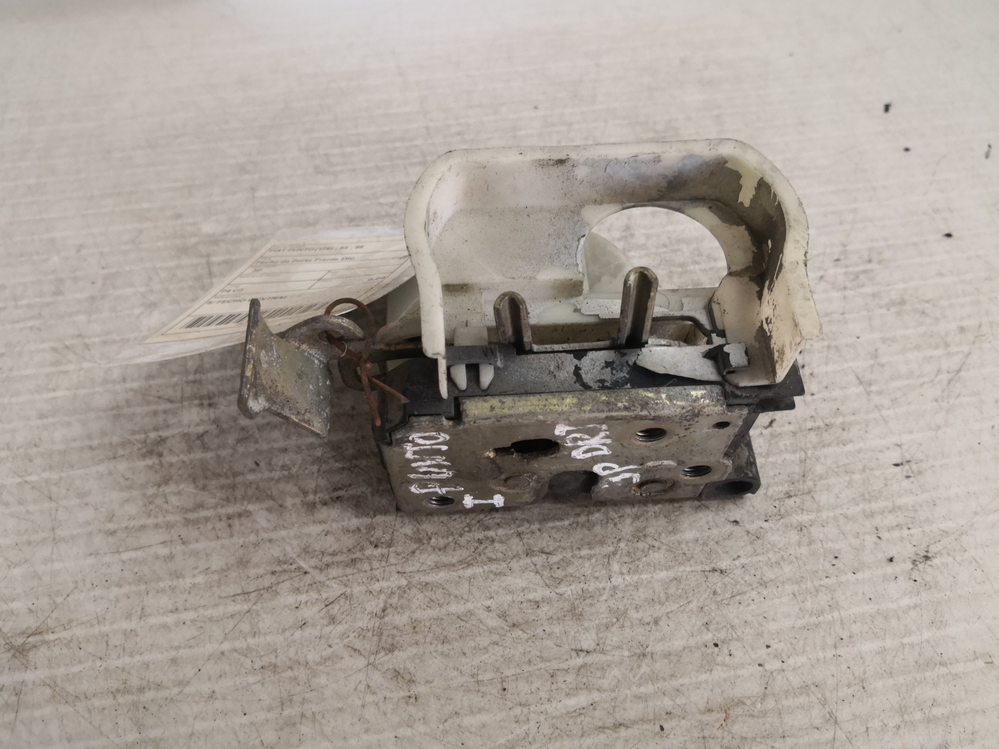 Fecho da Porta Frente Dto FIAT PUNTO (176_) | 93 - 99 Imagem-2