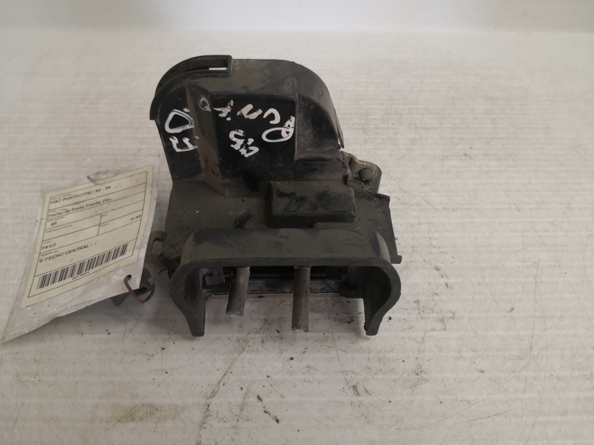 Fecho da Porta Frente Dto FIAT - ID S_34623