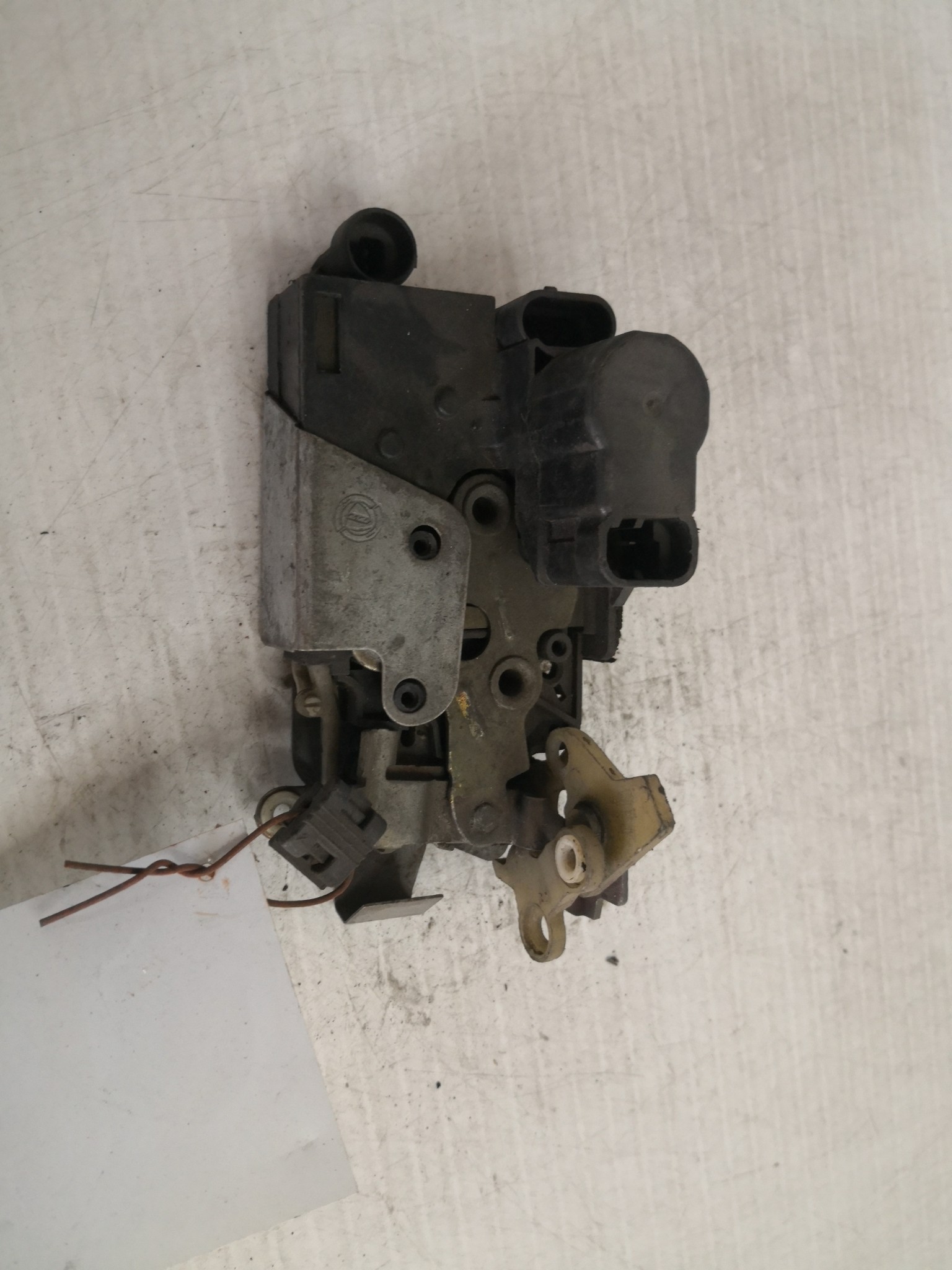 Fecho da Porta Frente Dto FIAT - ID S_34656