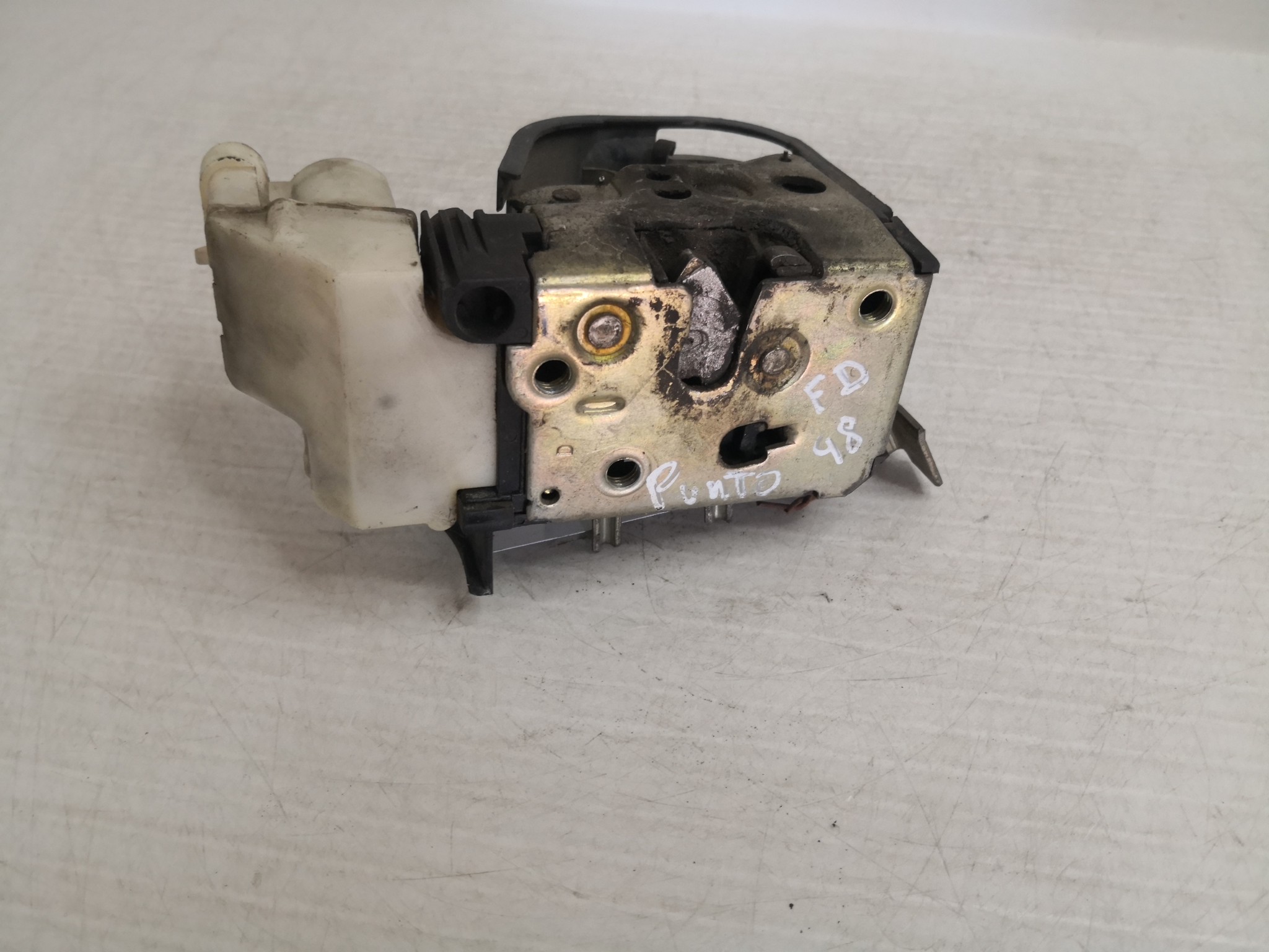 Fecho da Porta Frente Dto FIAT PUNTO (176_) | 93 - 99 Imagem-3