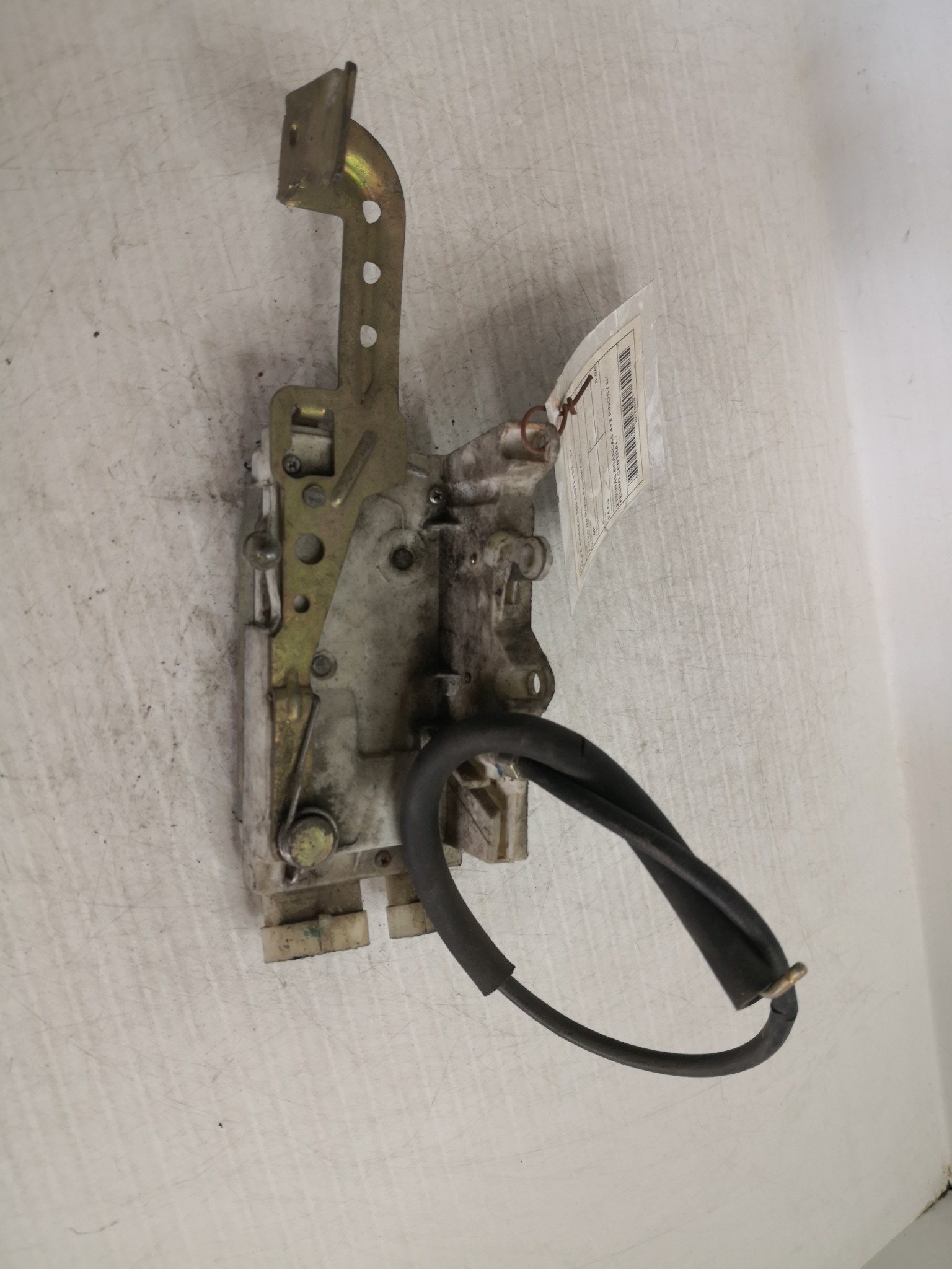 Fecho da Porta Frente Dto ALFA ROMEO - ID S_34647