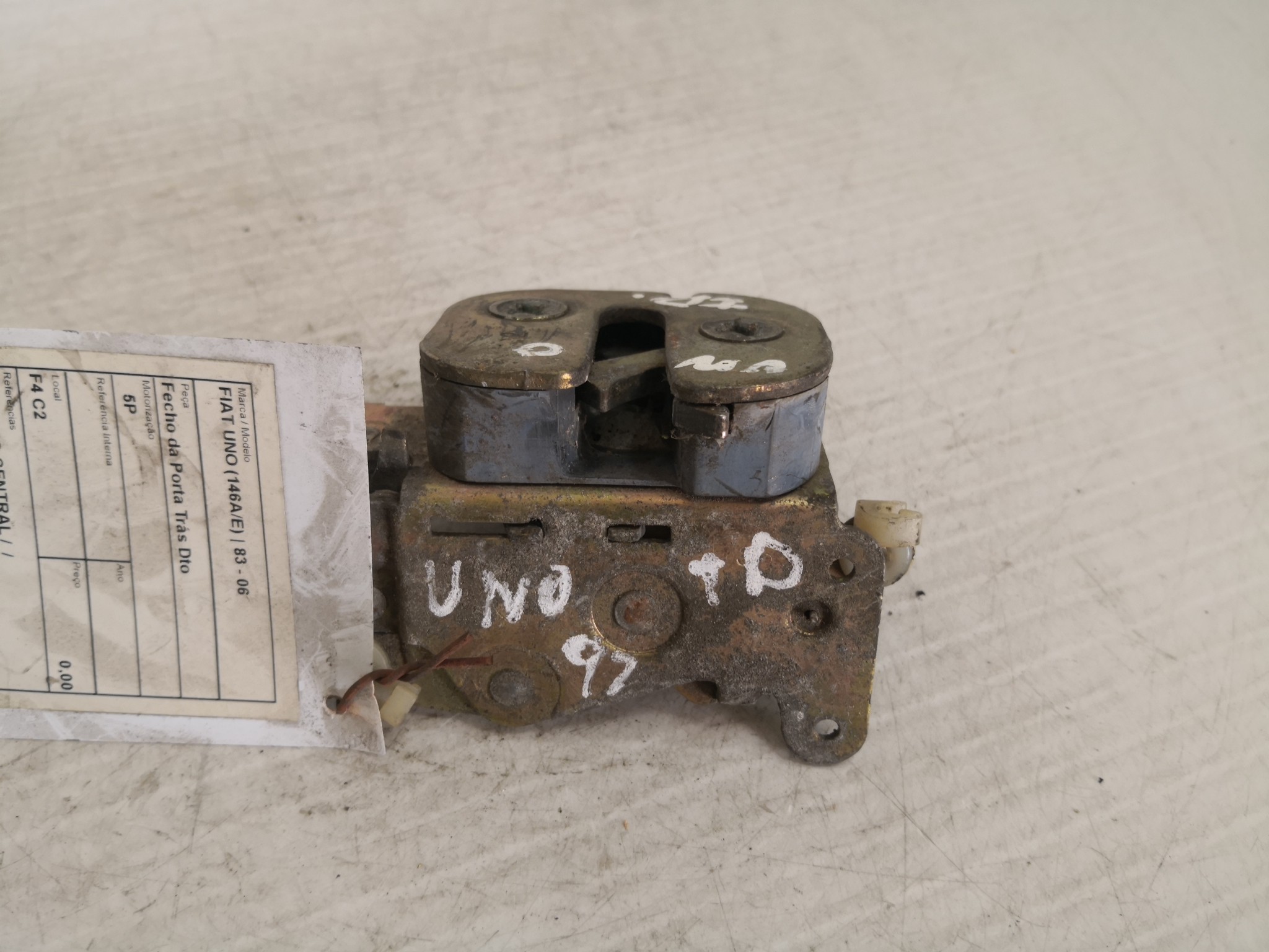 Fecho da Porta Trás Dto FIAT UNO (146_) | 83 - 06 Imagem-1