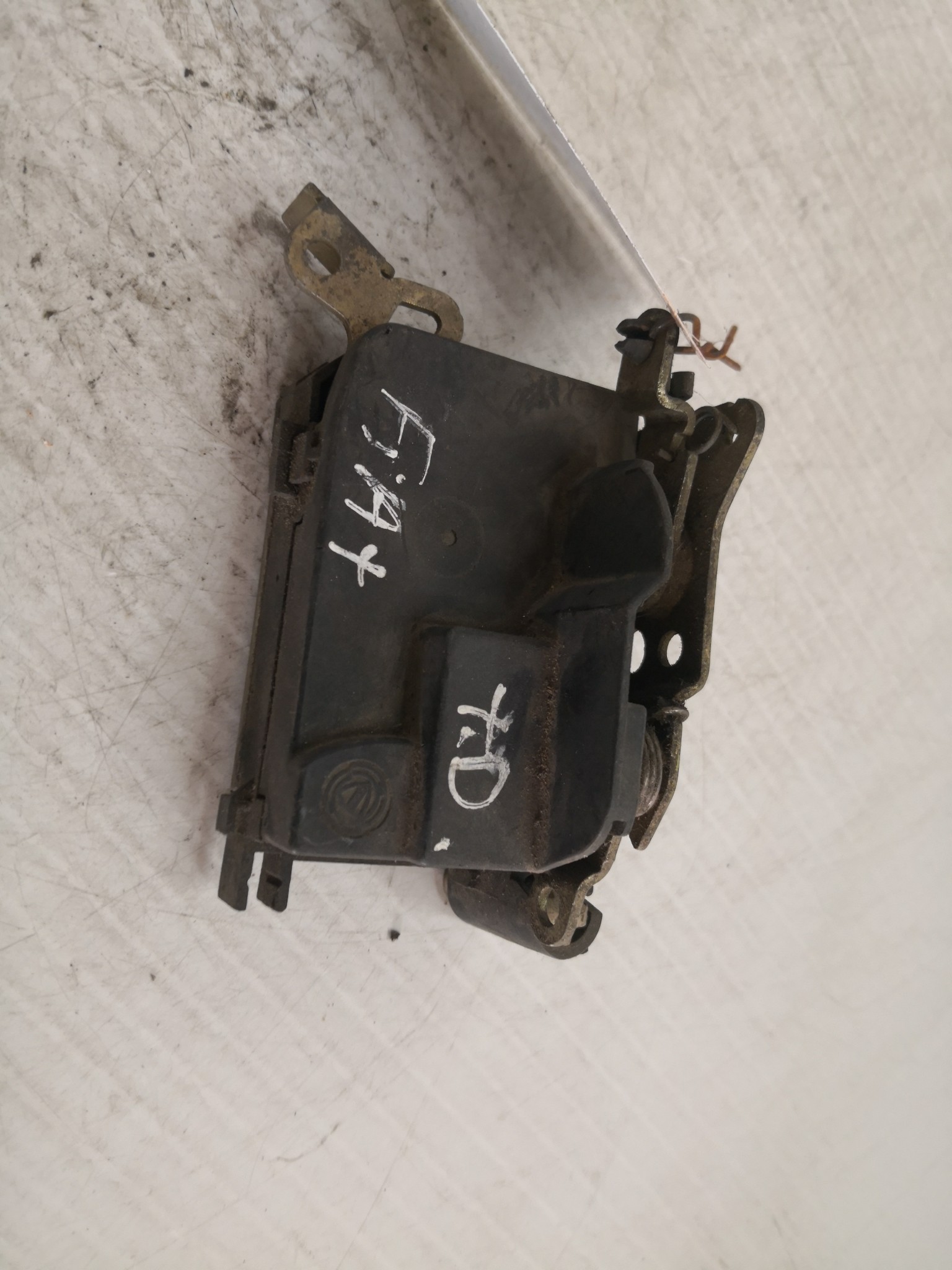 Fecho da Porta Trás Dto FIAT - ID S_35886