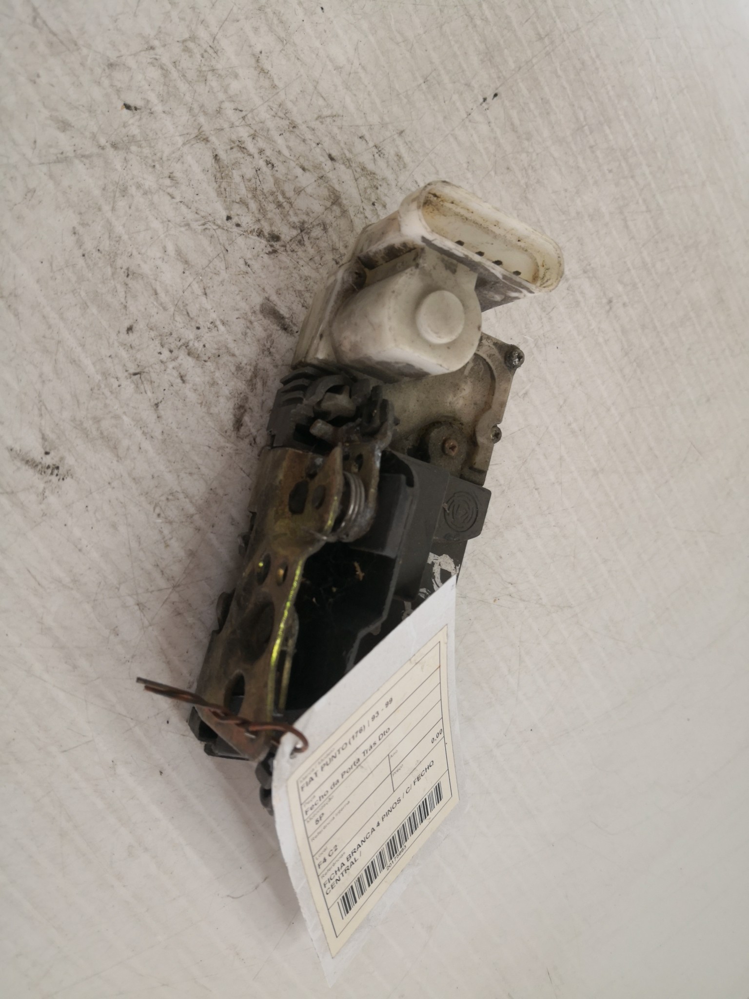 Fecho da Porta Trás Dto FIAT - ID S_35882