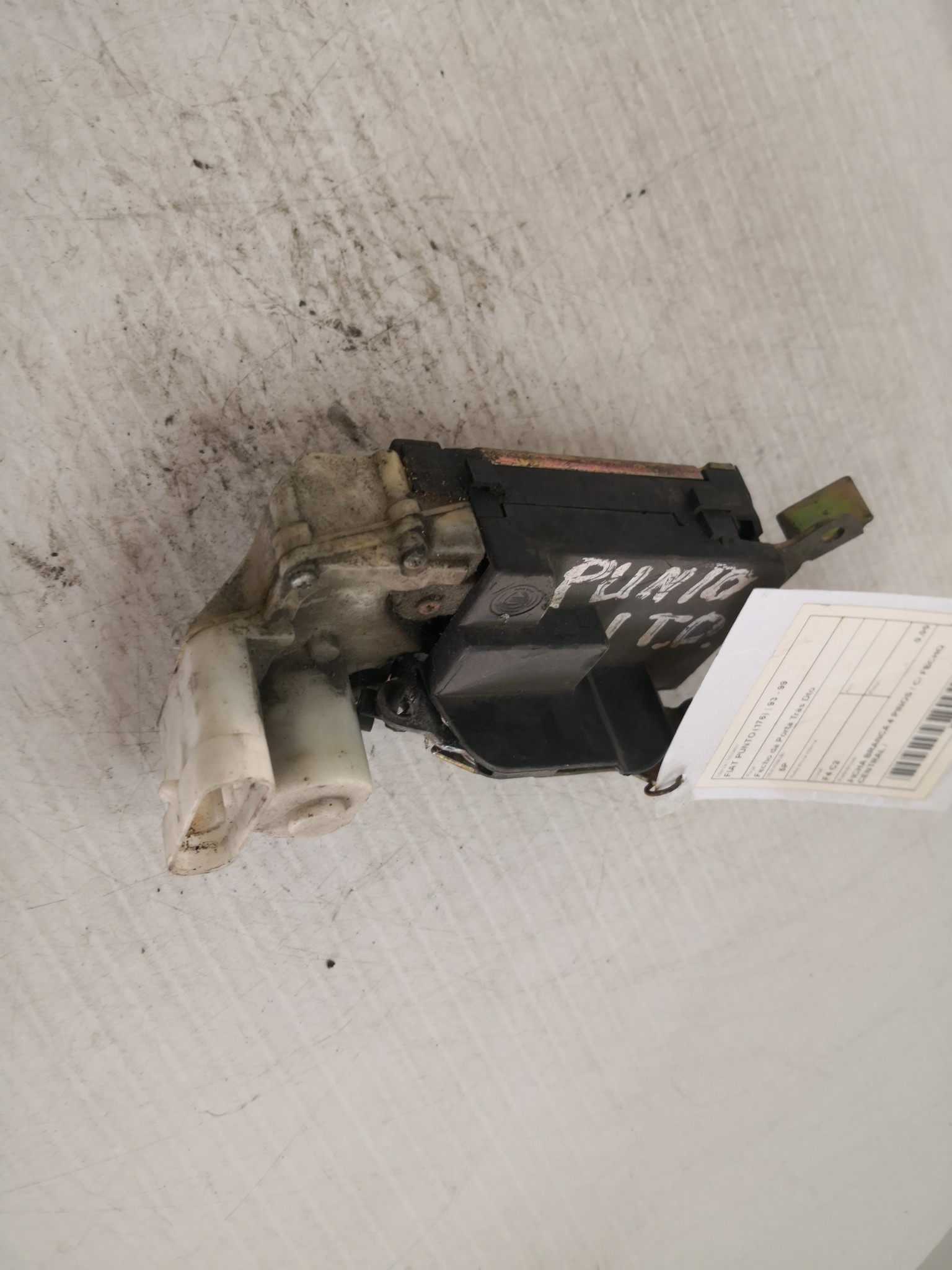 Fecho da Porta Trás Dto FIAT PUNTO (176_) | 93 - 99 Imagem-3