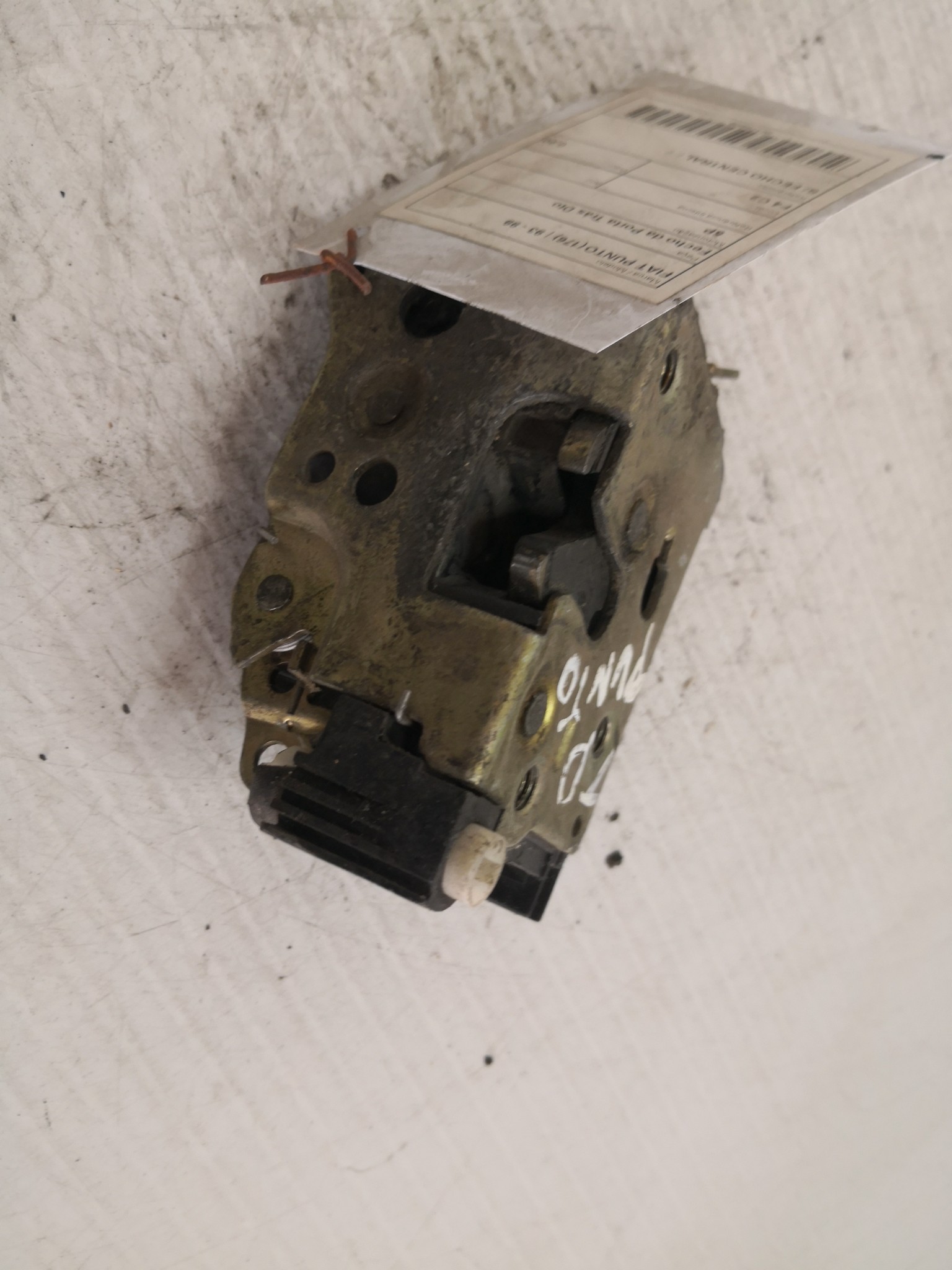 Fecho da Porta Trás Dto FIAT PUNTO (176_) | 93 - 99 Imagem-1