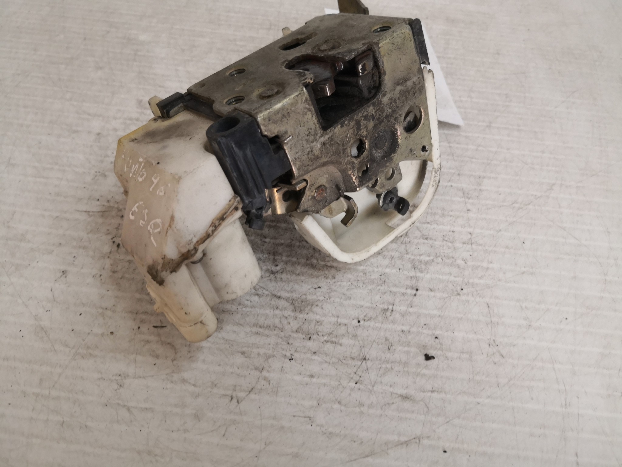 Fecho da Porta Frente Esq FIAT PUNTO (176_) | 93 - 99 Imagem-4