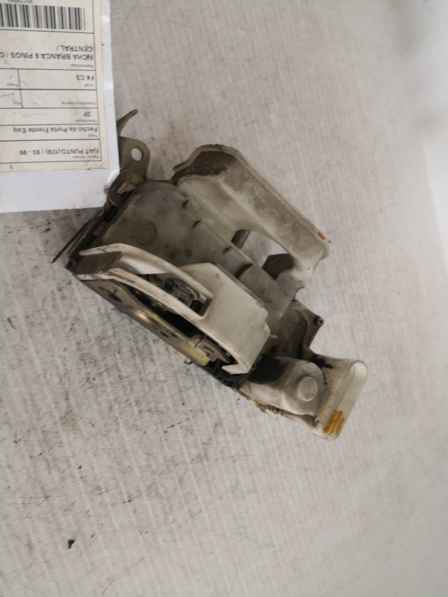 Fecho da Porta Frente Esq FIAT - ID S_34560