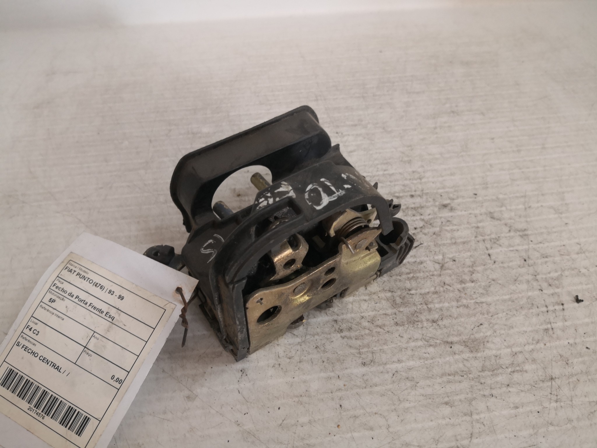 Fecho da Porta Frente Esq FIAT - ID S_34575