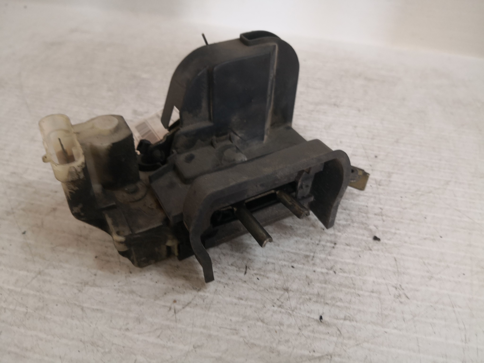 Fecho da Porta Frente Esq FIAT PUNTO (176_) | 93 - 99 Imagem-2